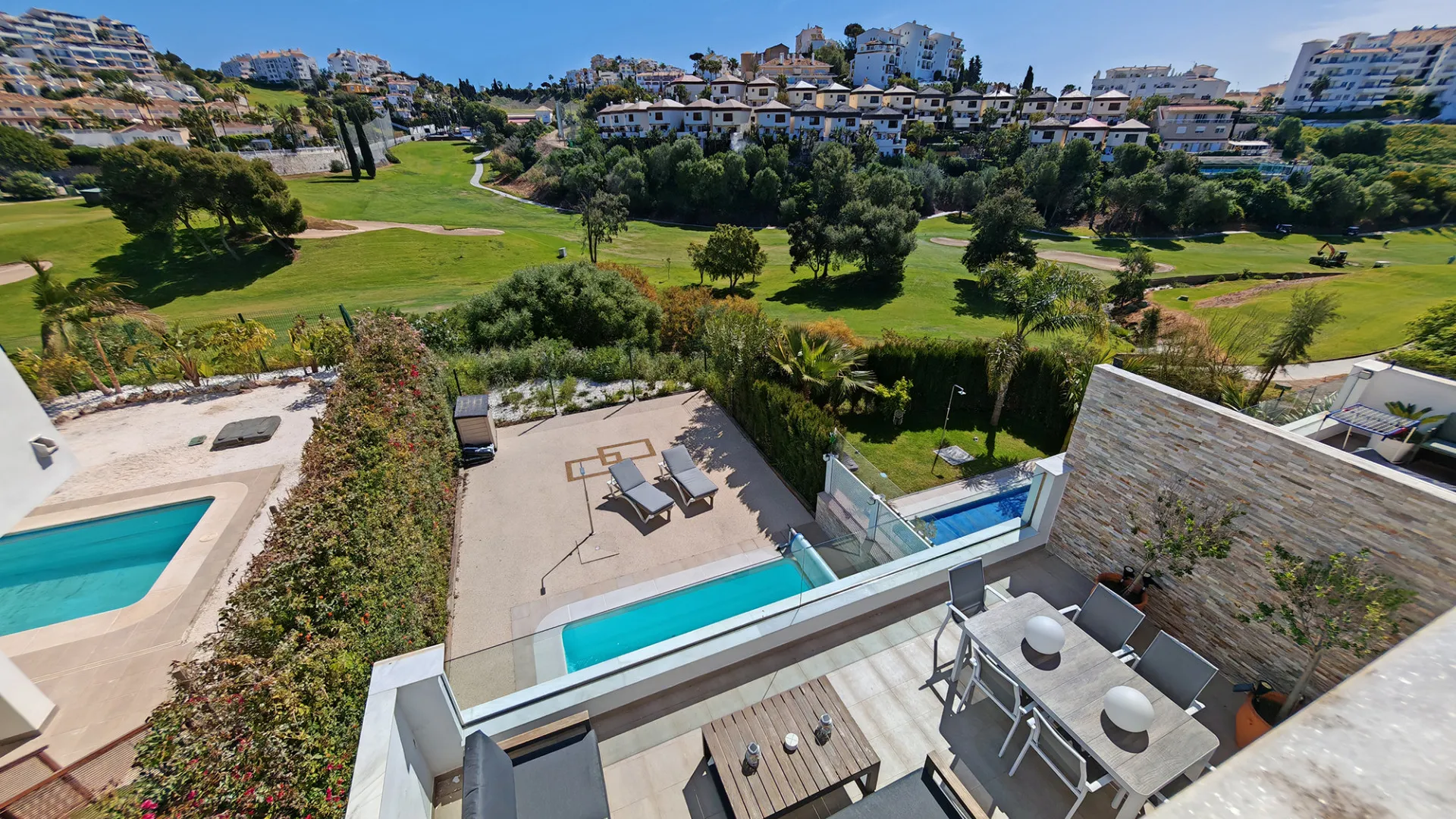 Semi detached villa for sale in Riviera del Sol