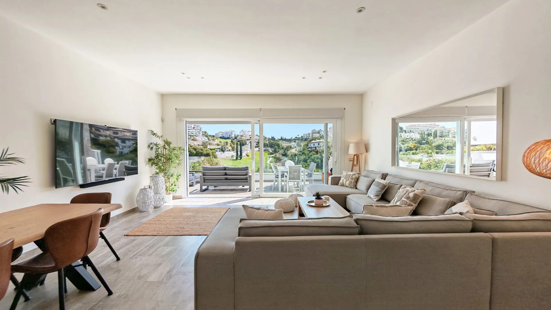 Semi detached villa for sale in Riviera del Sol