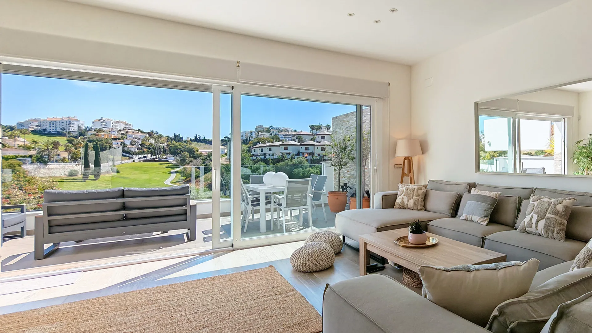 Semi detached villa for sale in Riviera del Sol
