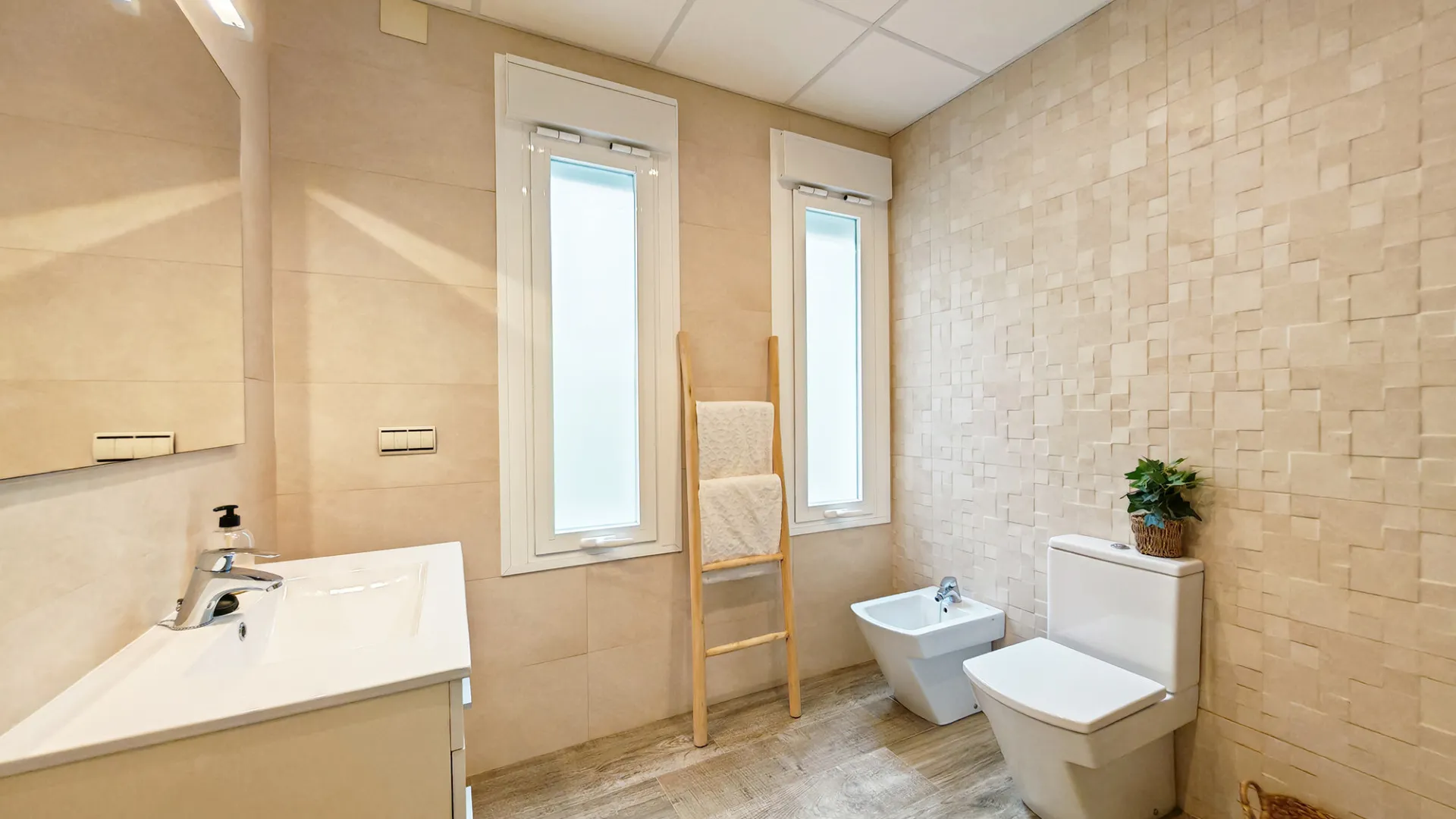 Semi detached villa for sale in Riviera del Sol