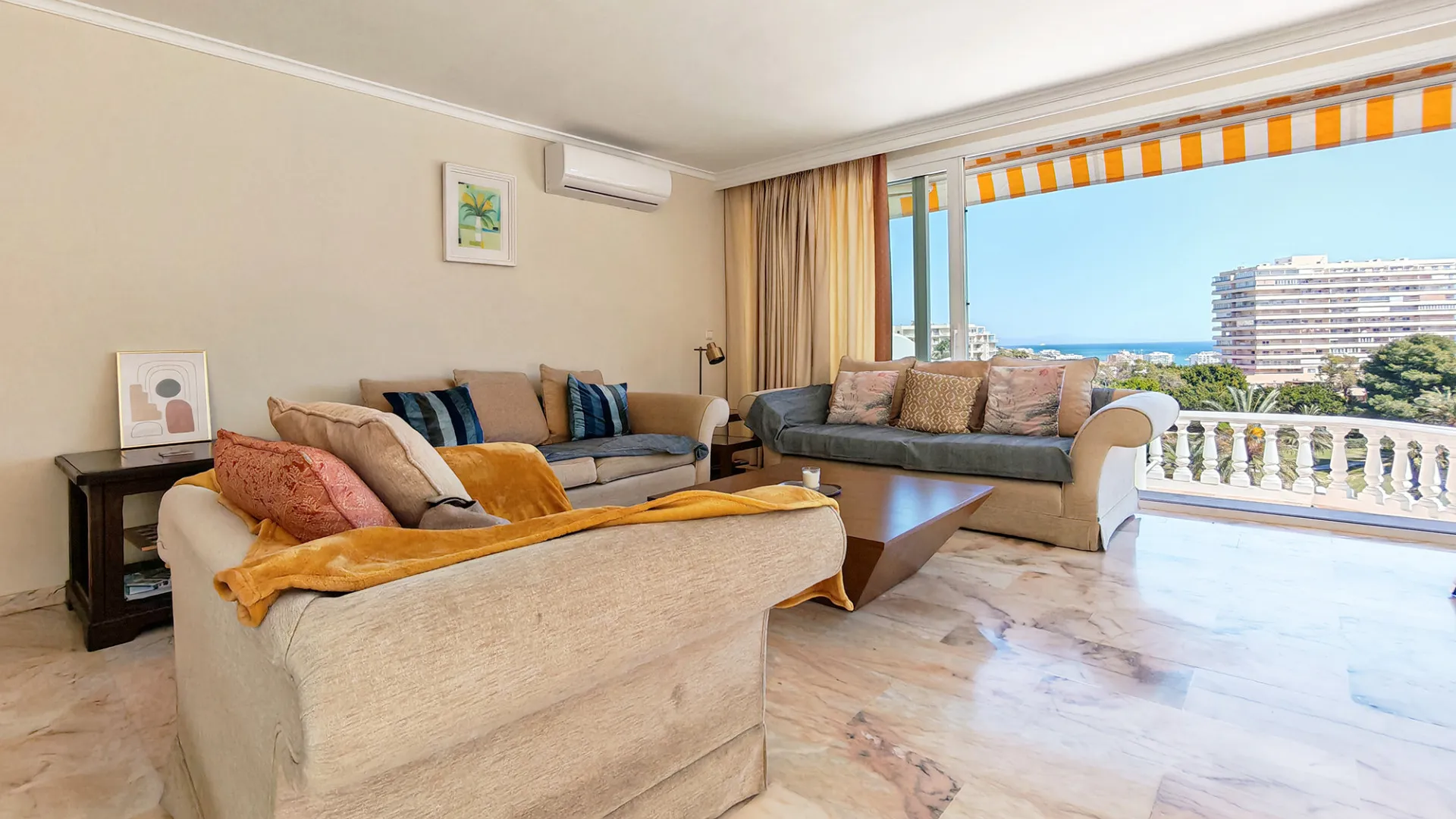 Semi detached villa for sale in Benalmadena