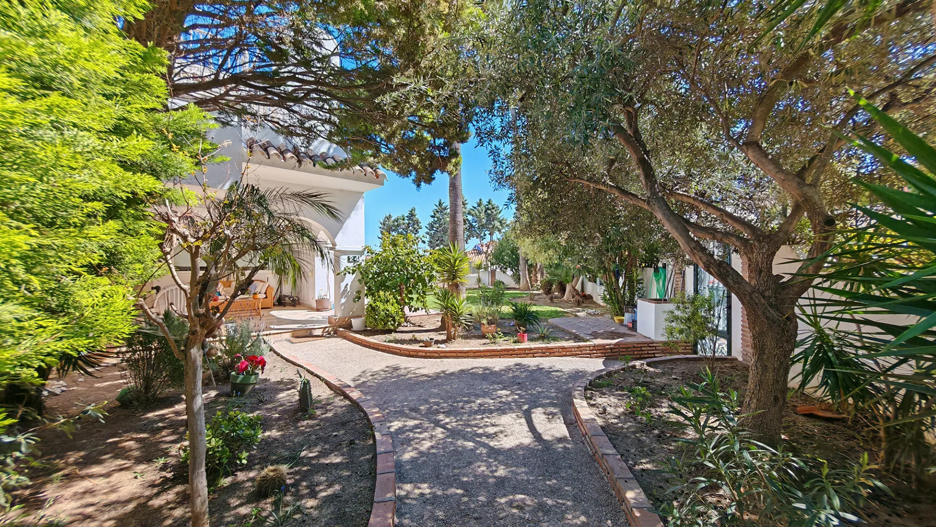 Semi detached villa for sale in Benalmadena