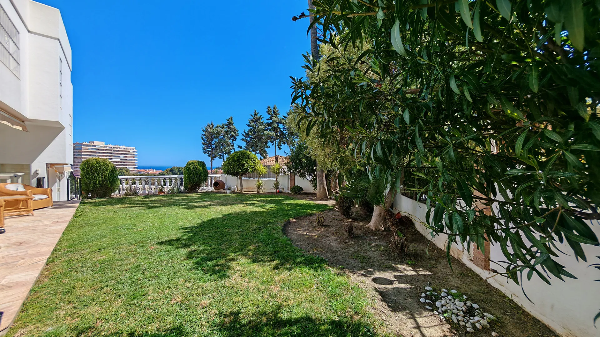 Semi detached villa for sale in Benalmadena