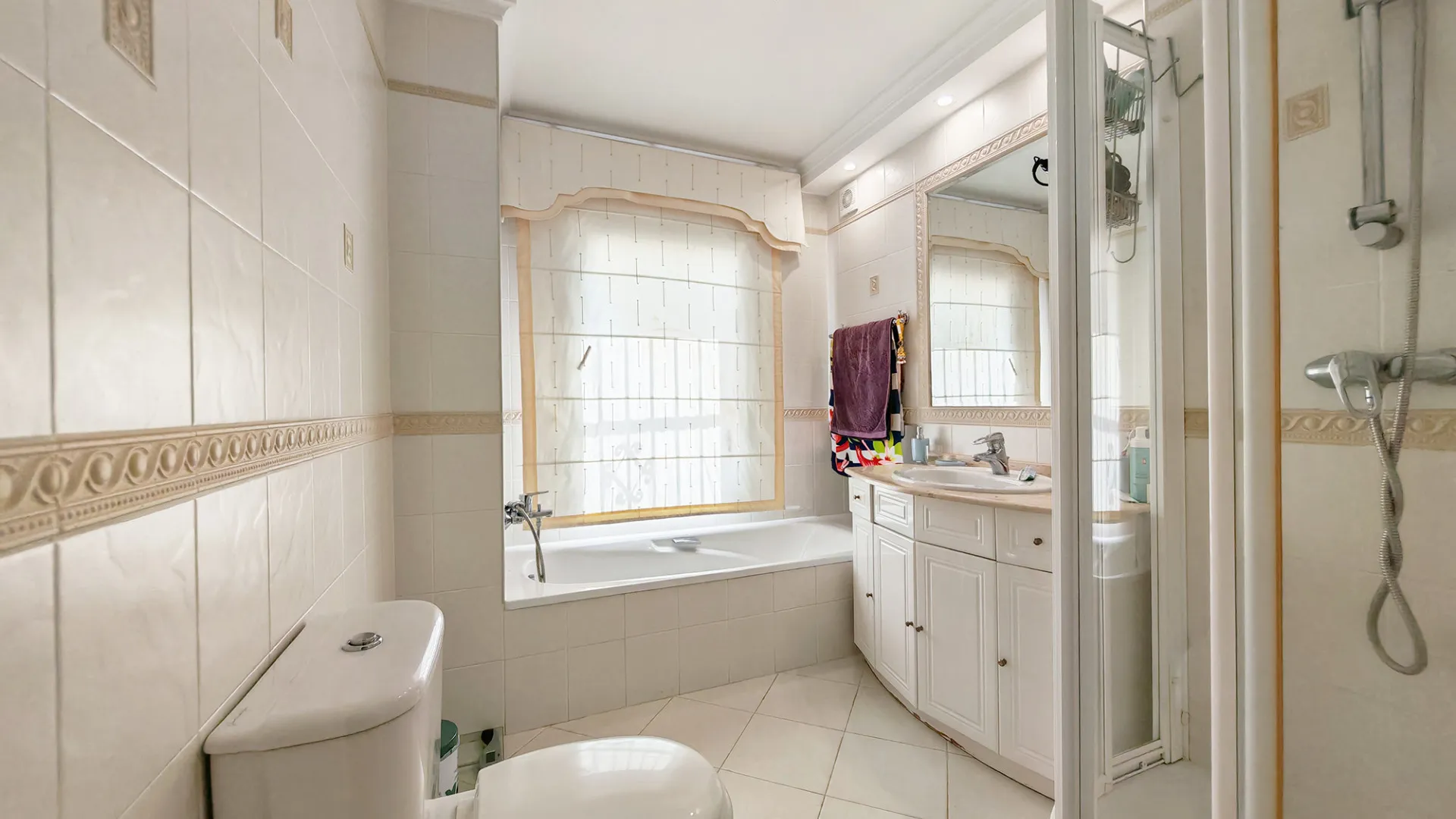 Semi detached villa for sale in Benalmadena