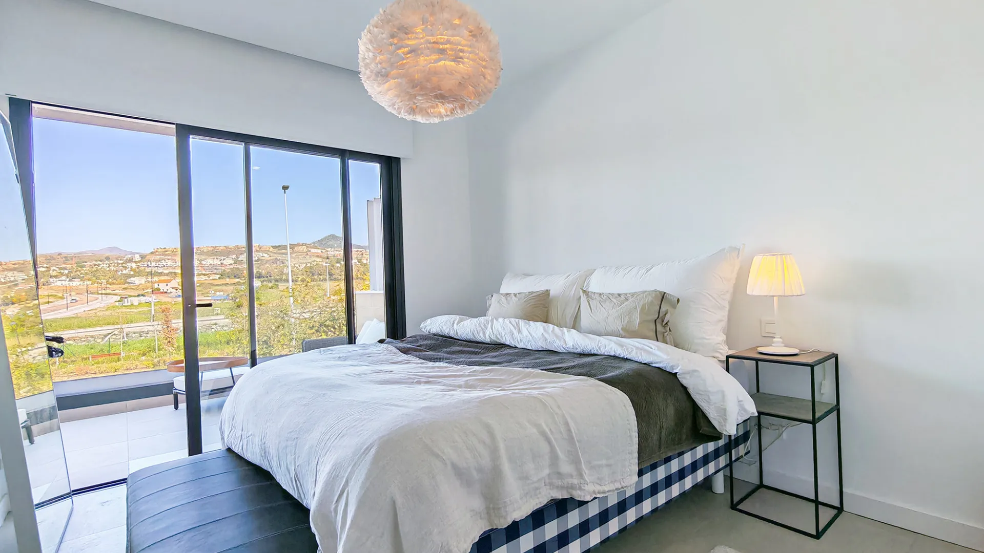 Semi detached villa for sale in Estepona with 3 bedrooms