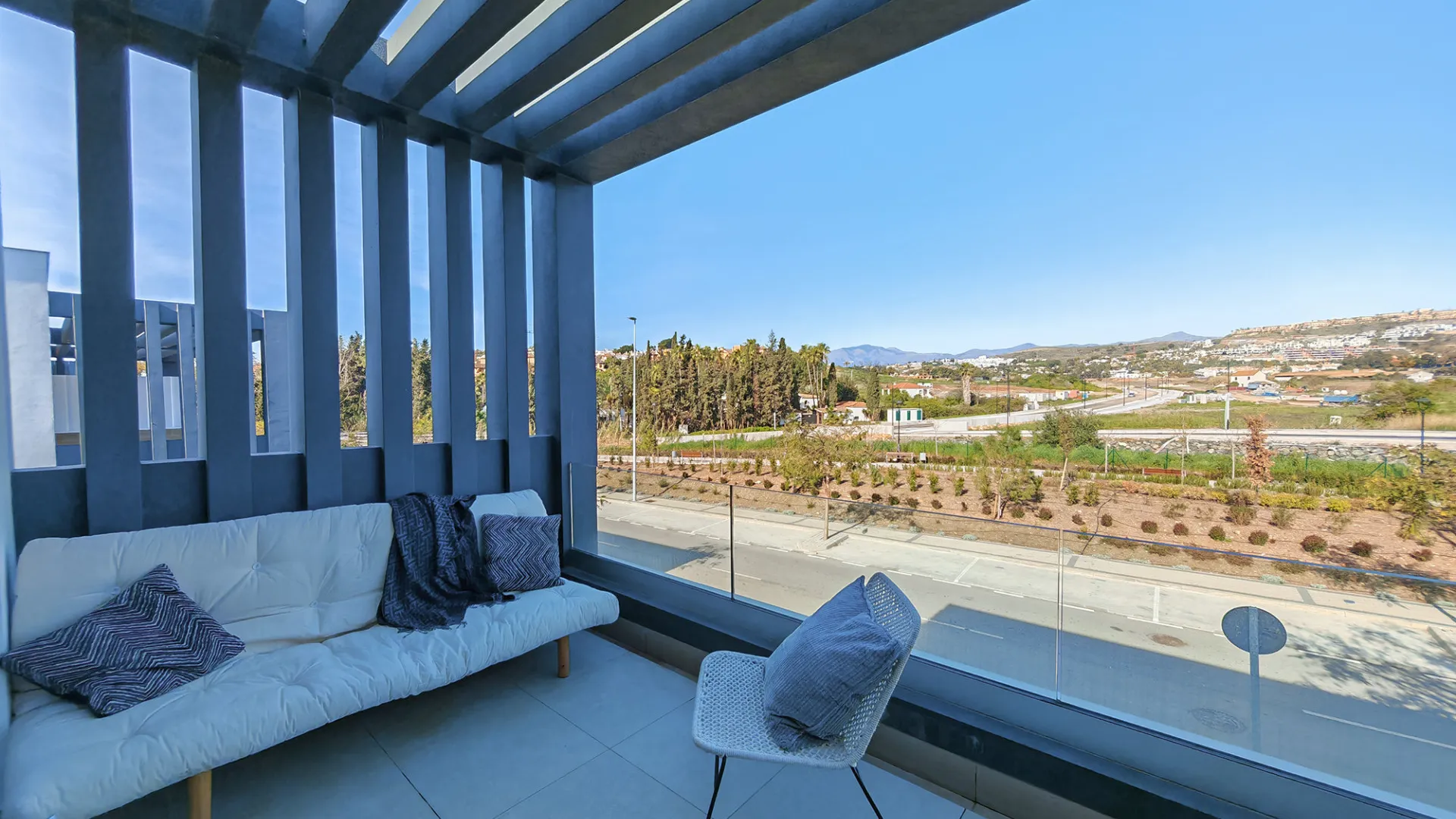 Semi detached villa for sale in Estepona with 3 bedrooms