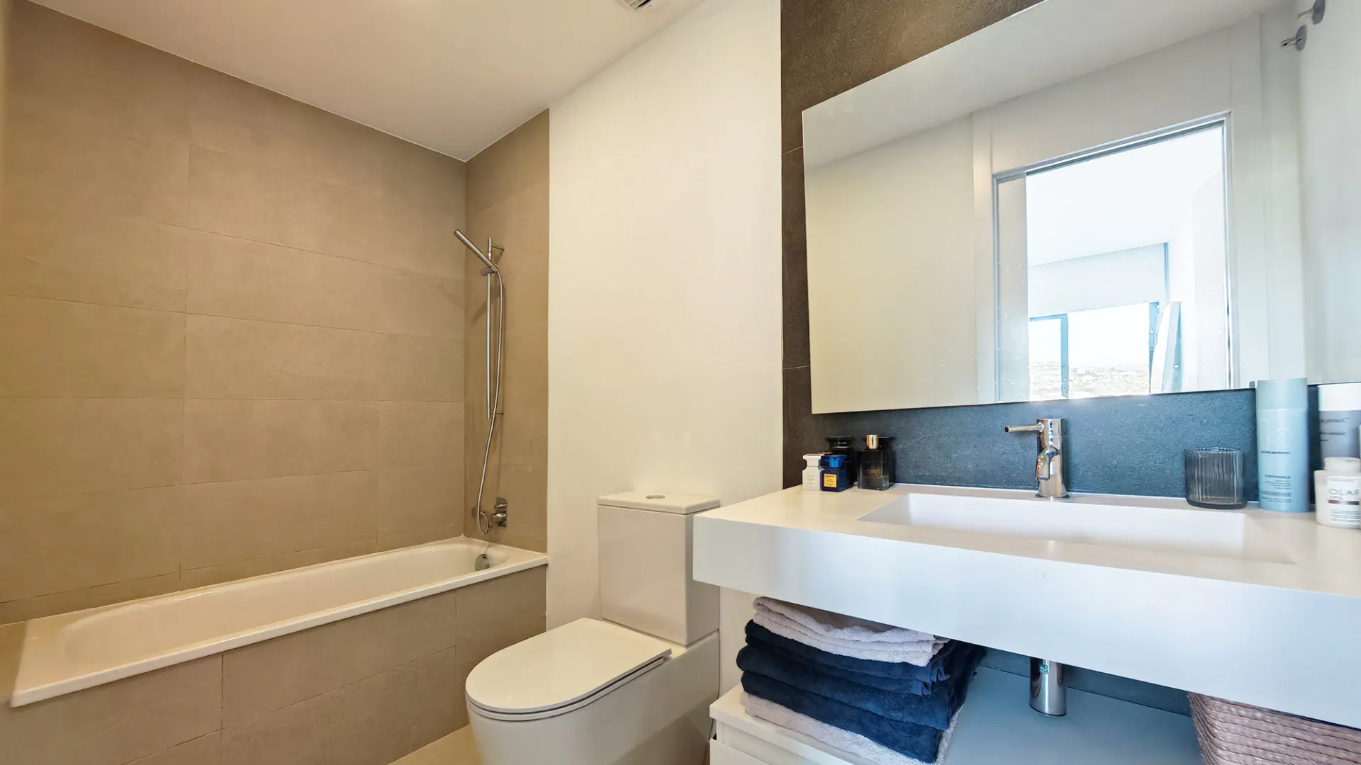 Semi detached villa for sale in Estepona with 3 bedrooms