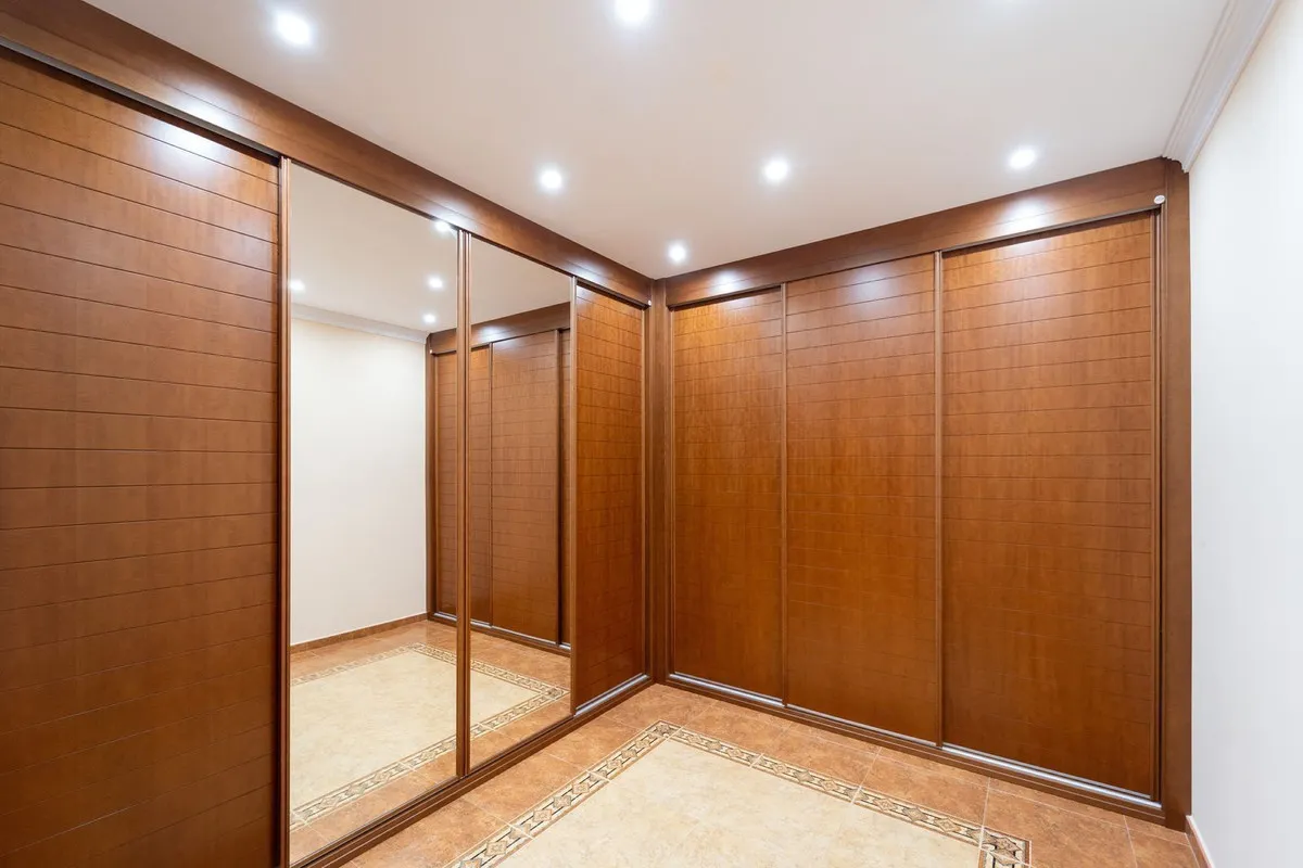 Comprar villa en Hacienda las Chapas de 5 dormitorios