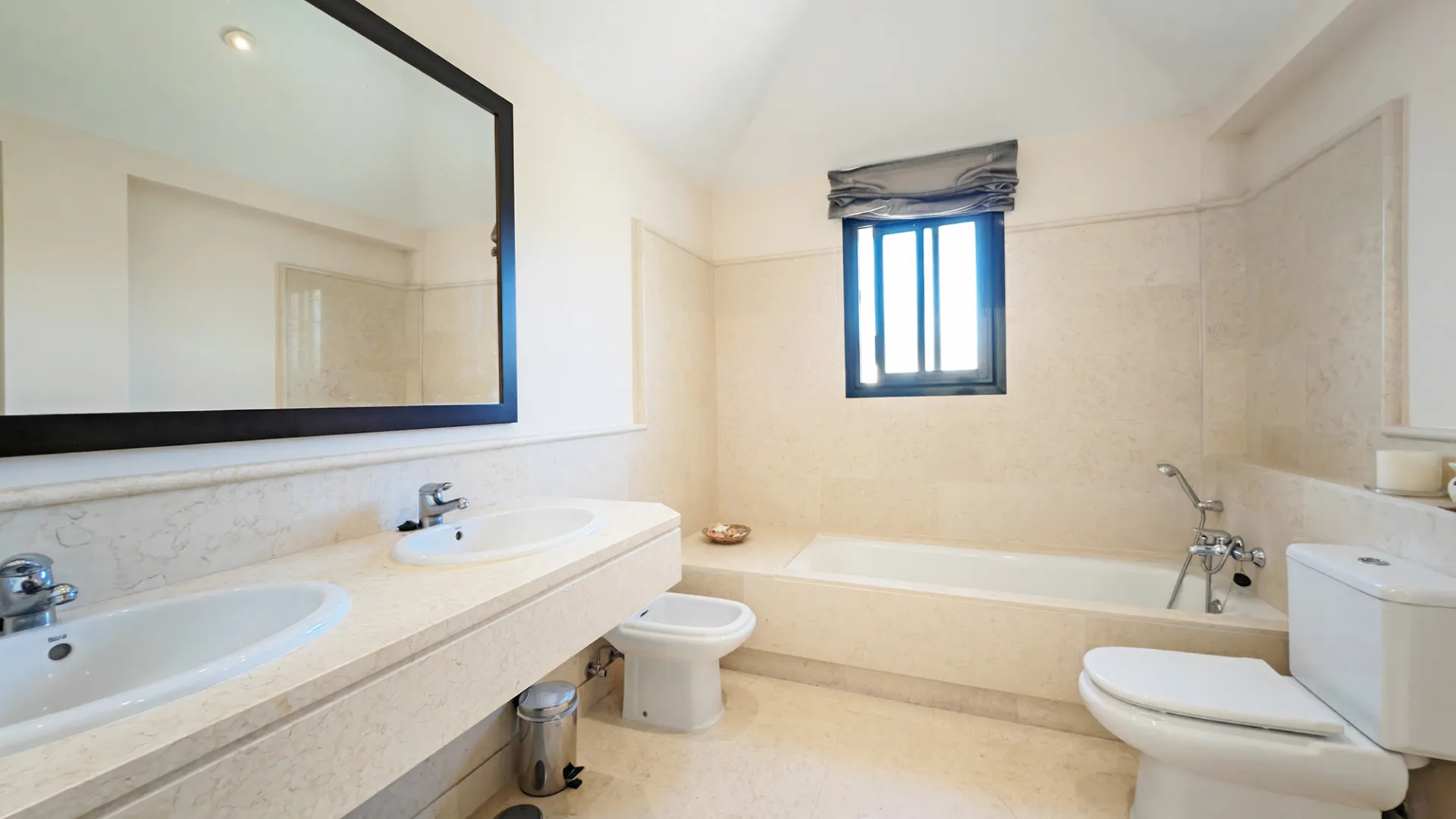 Se vende atico duplex en Benahavis