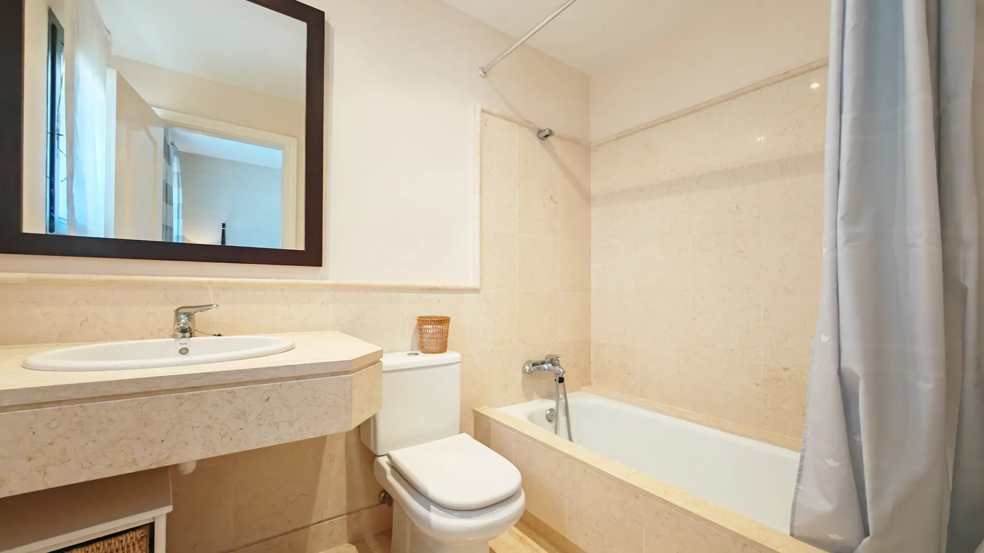 Se vende atico duplex en Benahavis