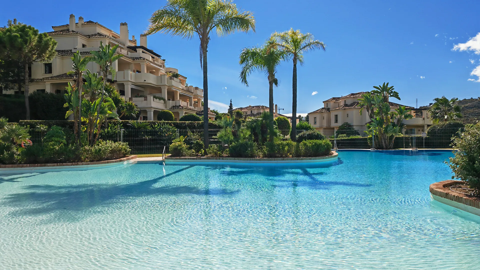 Se vende atico duplex en Benahavis