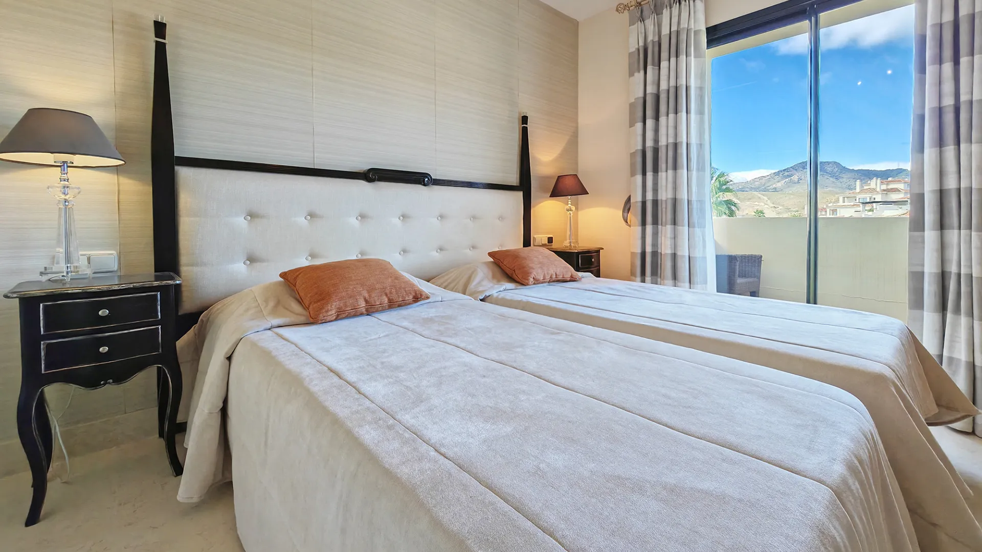 Se vende atico duplex en Benahavis