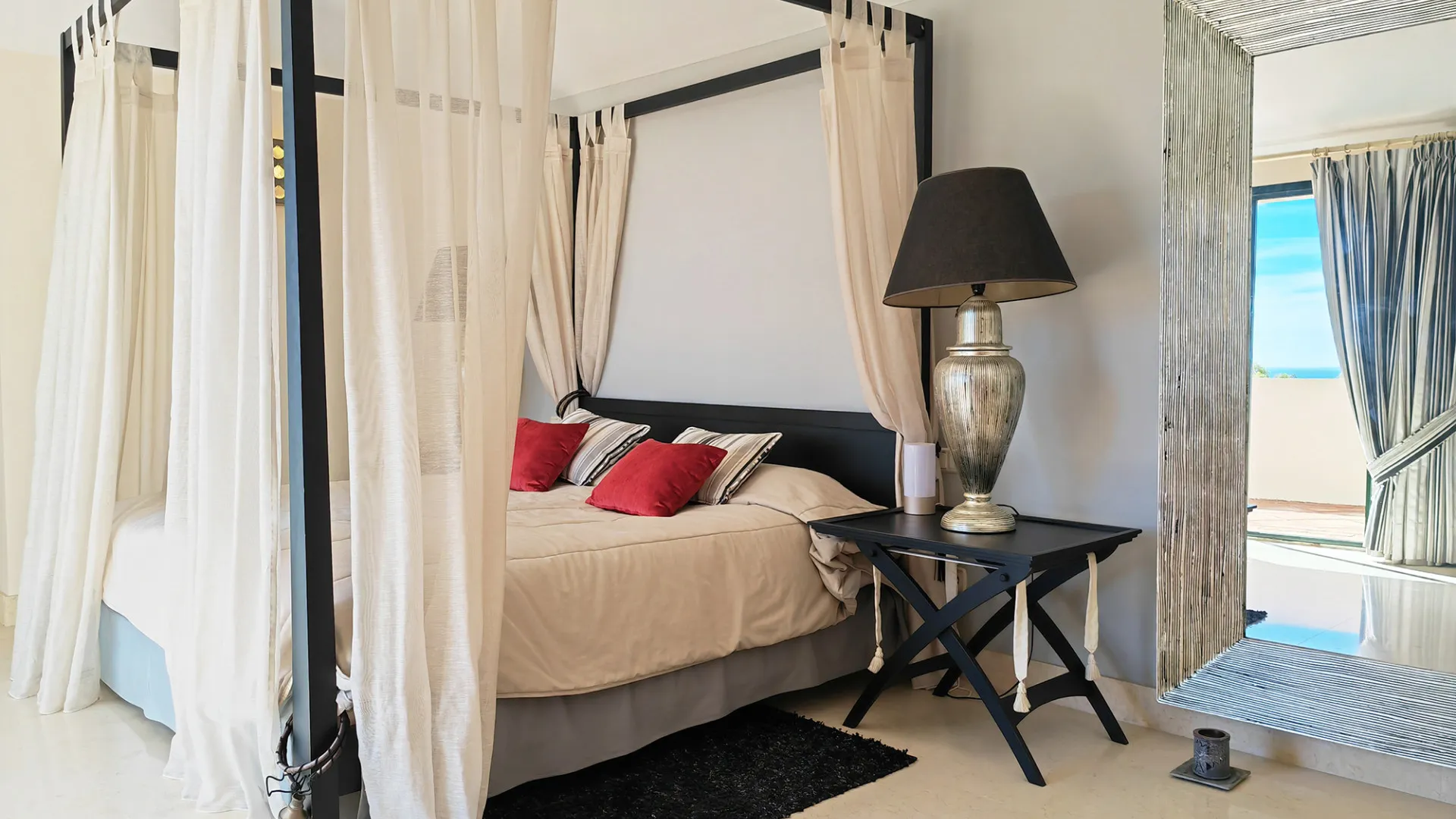 Se vende atico duplex en Benahavis