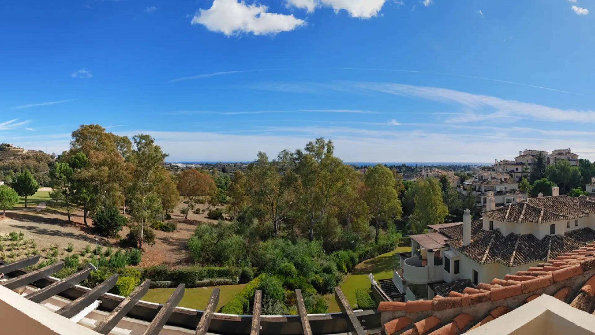 Se vende atico duplex en Benahavis