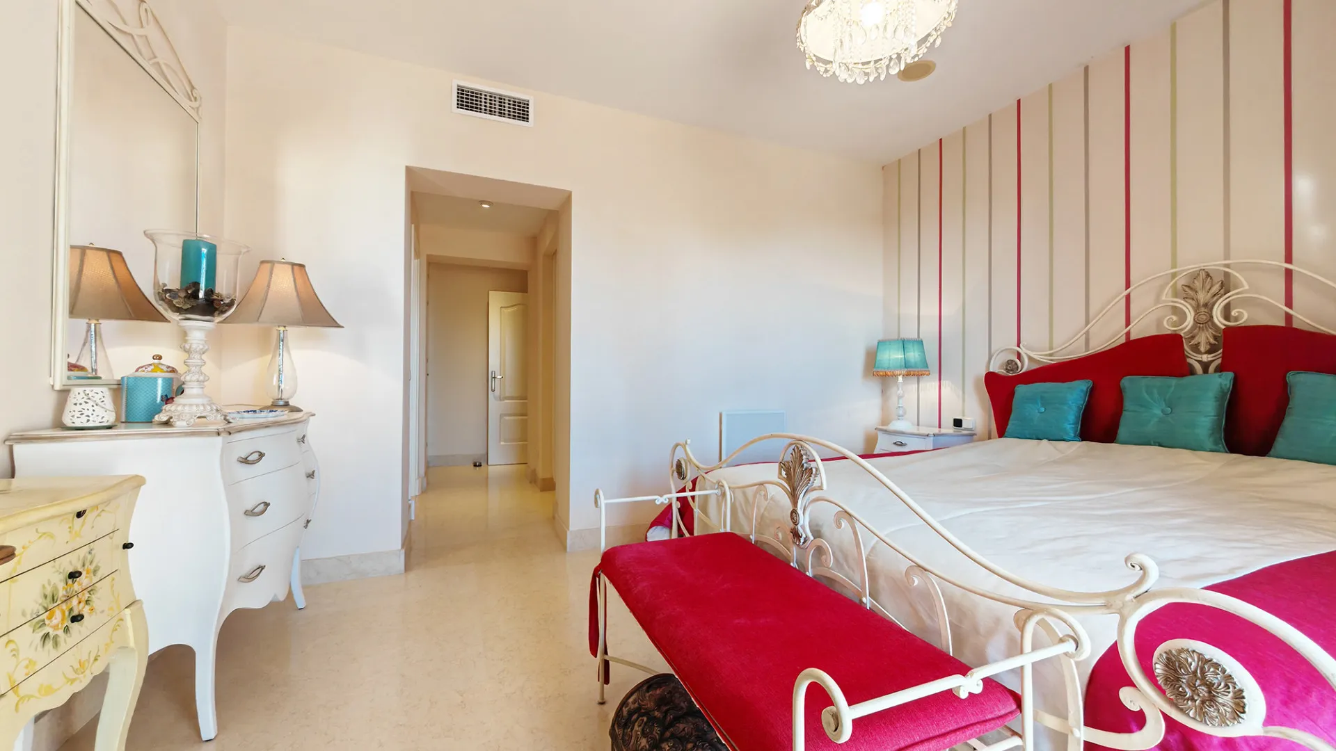 Se vende atico duplex en Benahavis