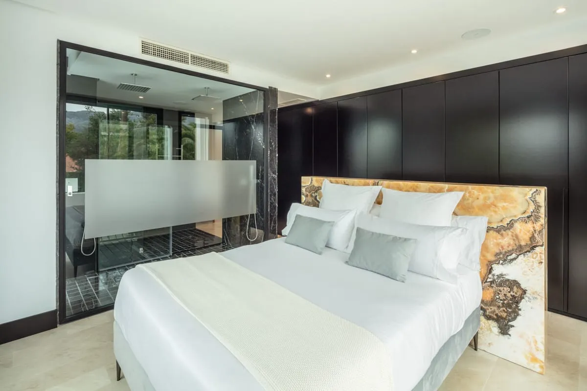 5 bedrooms Marbella Golden Mile villa for sale