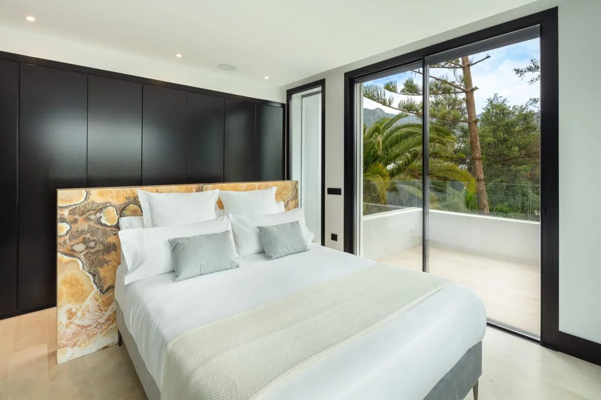 5 bedrooms Marbella Golden Mile villa for sale