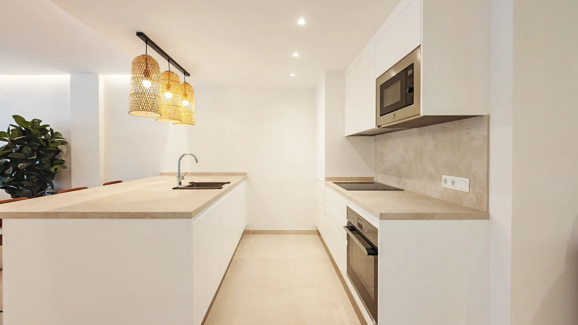 Ground floor apartment with 3 bedrooms for sale in La Maestranza