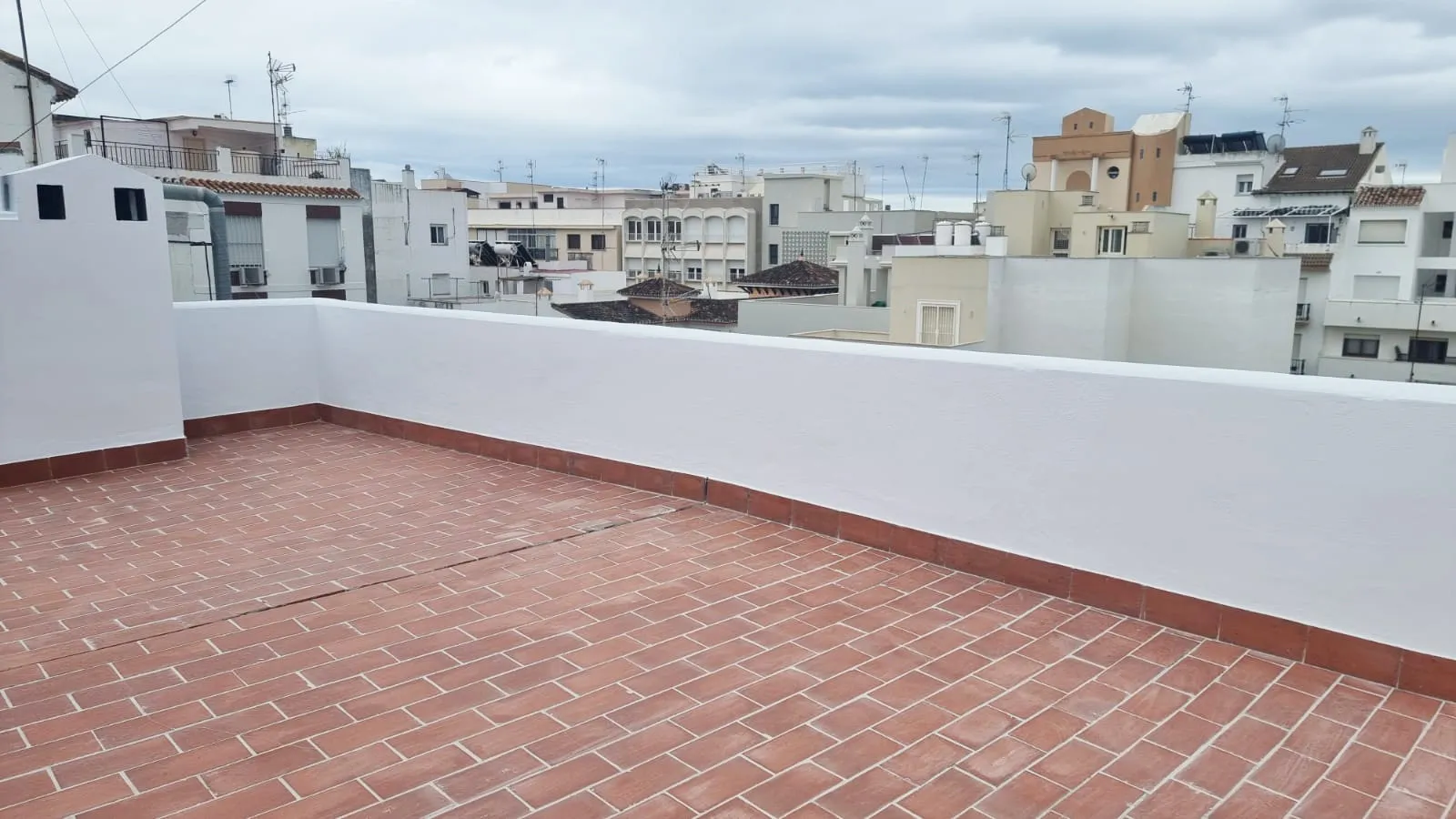 Se vende adosado en Estepona con 5 dormitorios