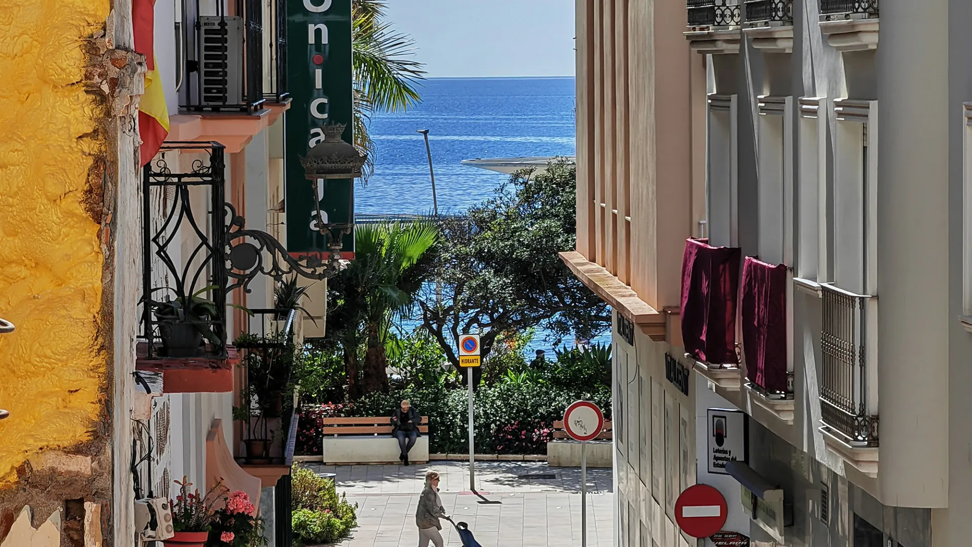 Se vende adosado en Estepona con 5 dormitorios