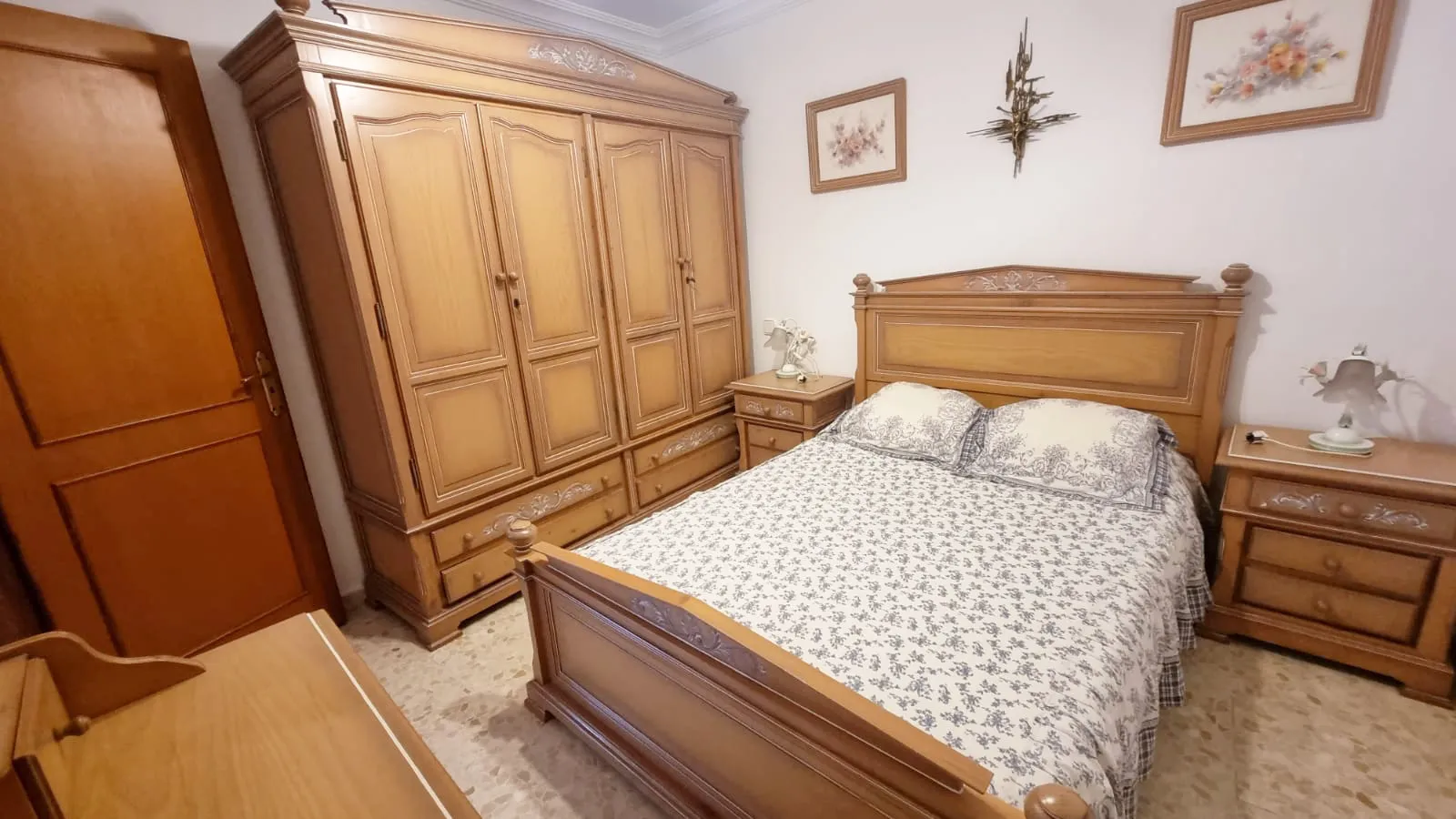 Se vende adosado en Estepona con 5 dormitorios