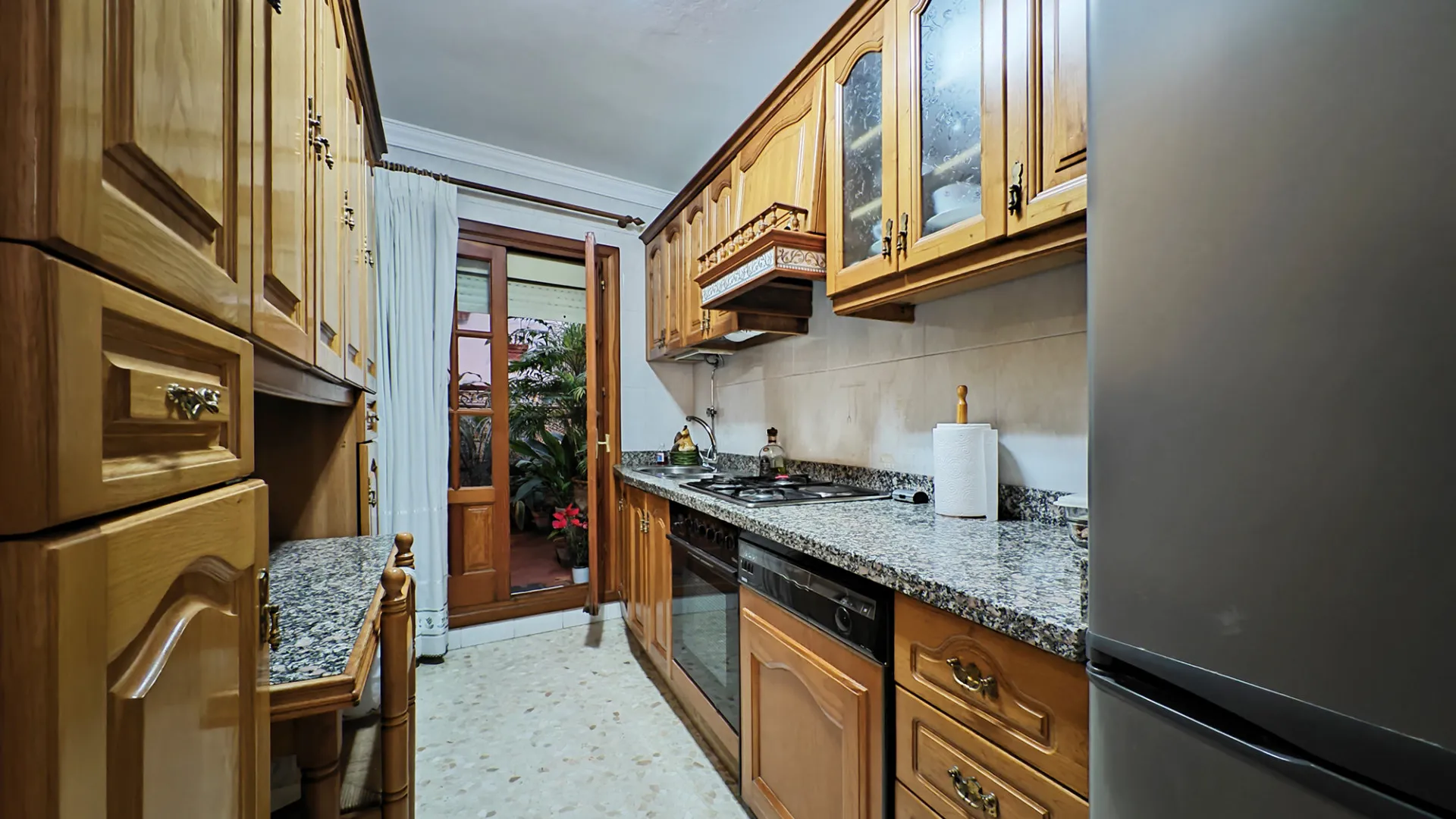 Se vende adosado en Estepona con 5 dormitorios
