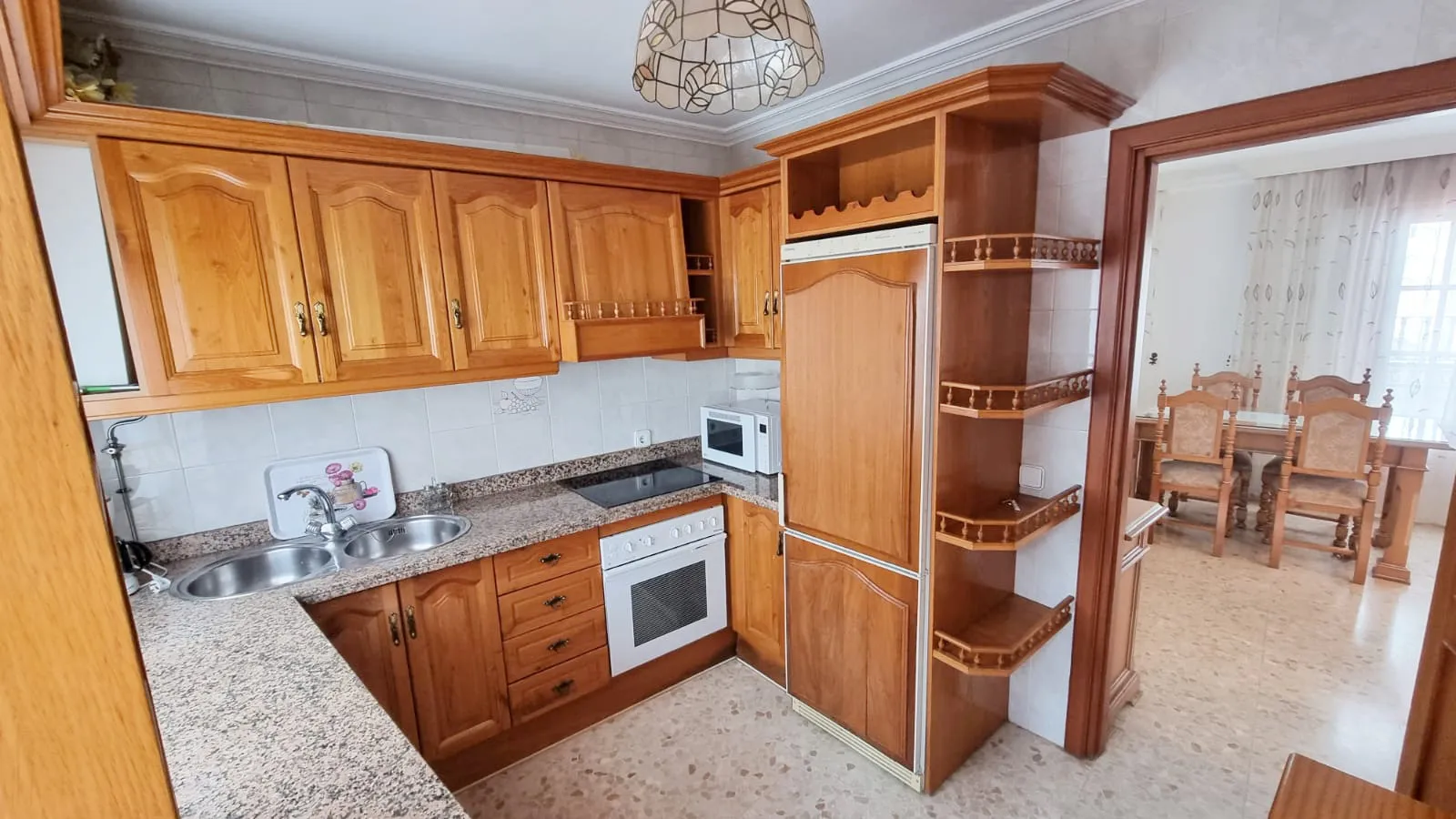 Se vende adosado en Estepona con 5 dormitorios