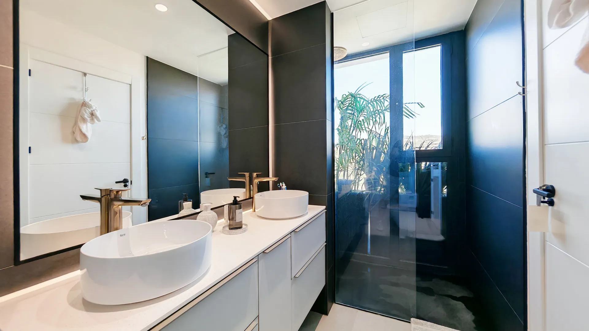 For sale villa in Estepona