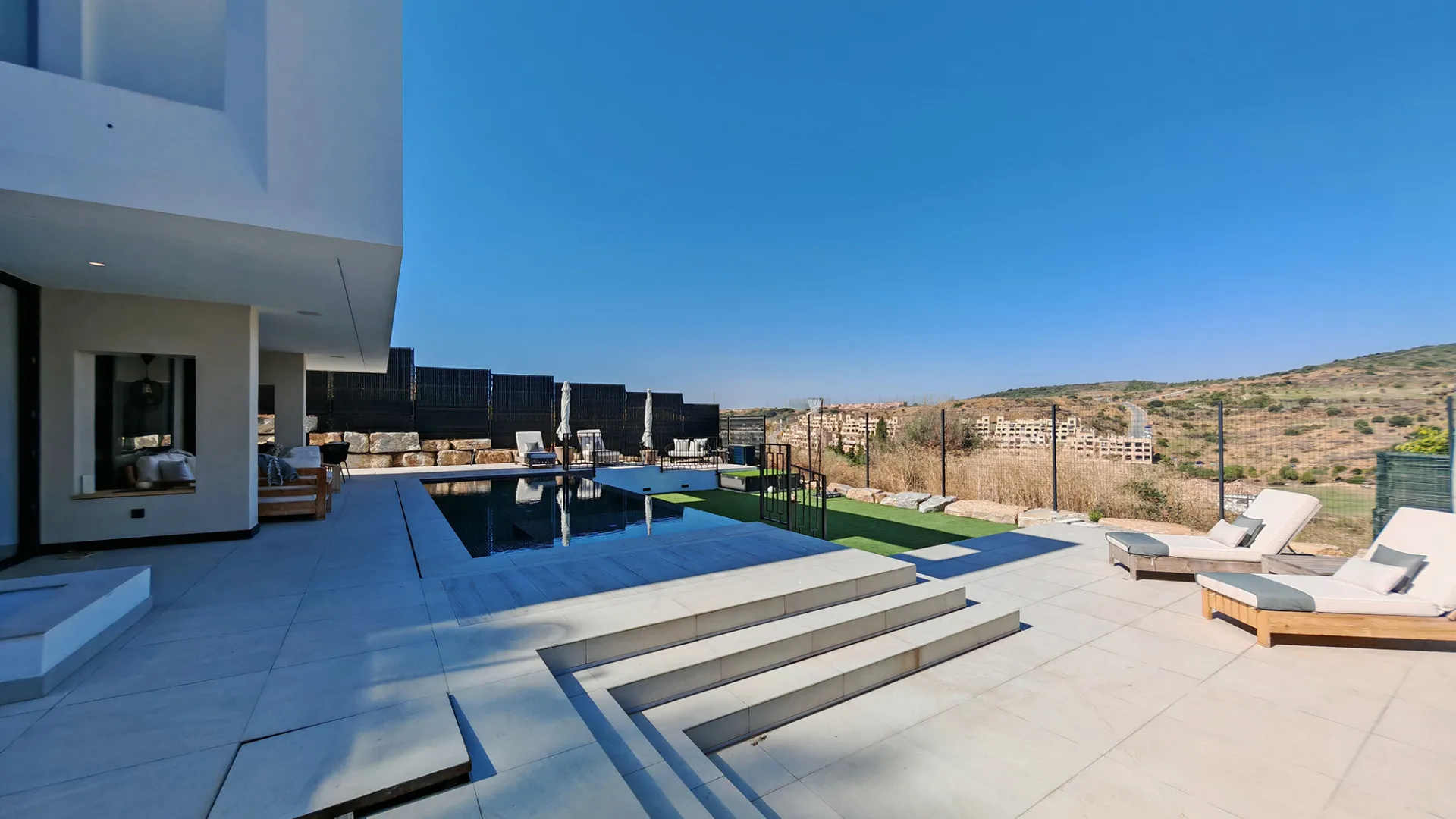 For sale villa in Estepona