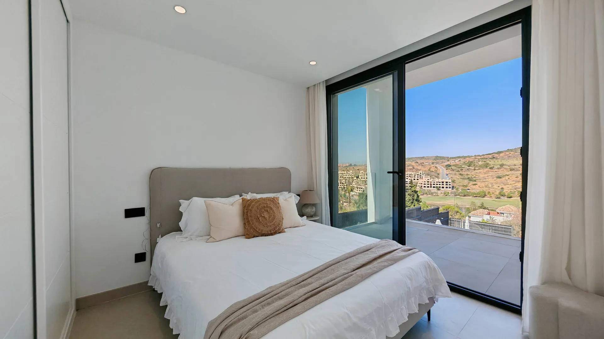 For sale villa in Estepona