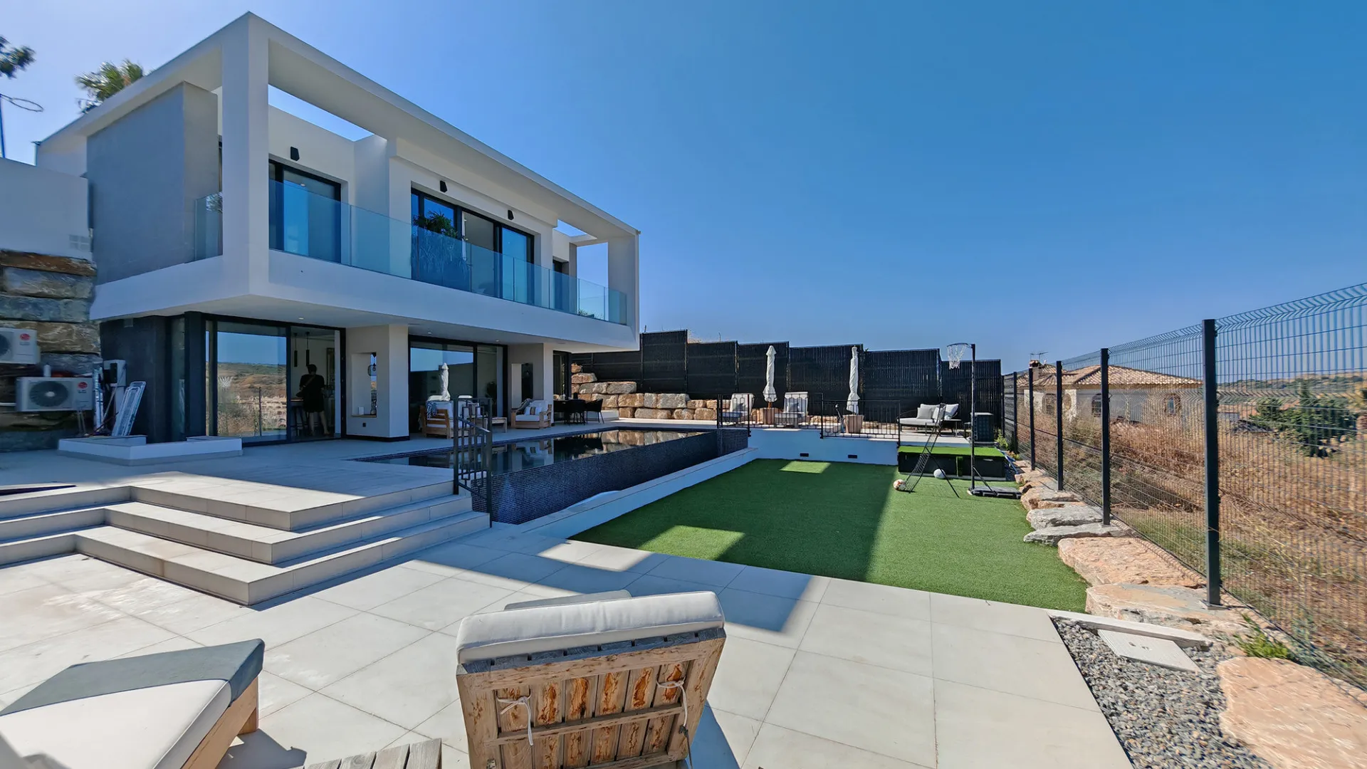 For sale villa in Estepona