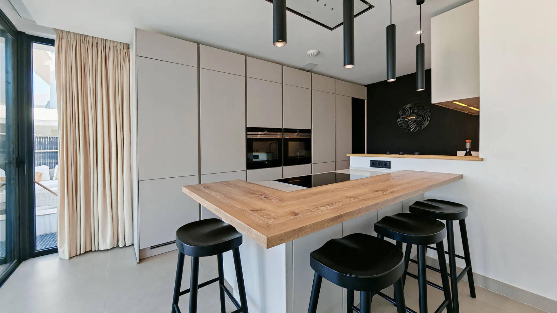 For sale villa in Estepona