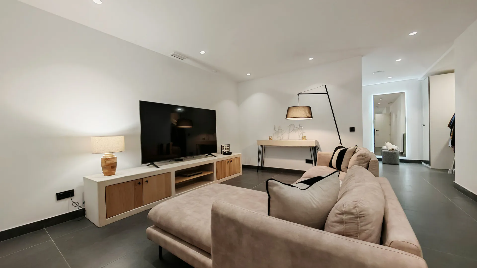 For sale villa in Estepona