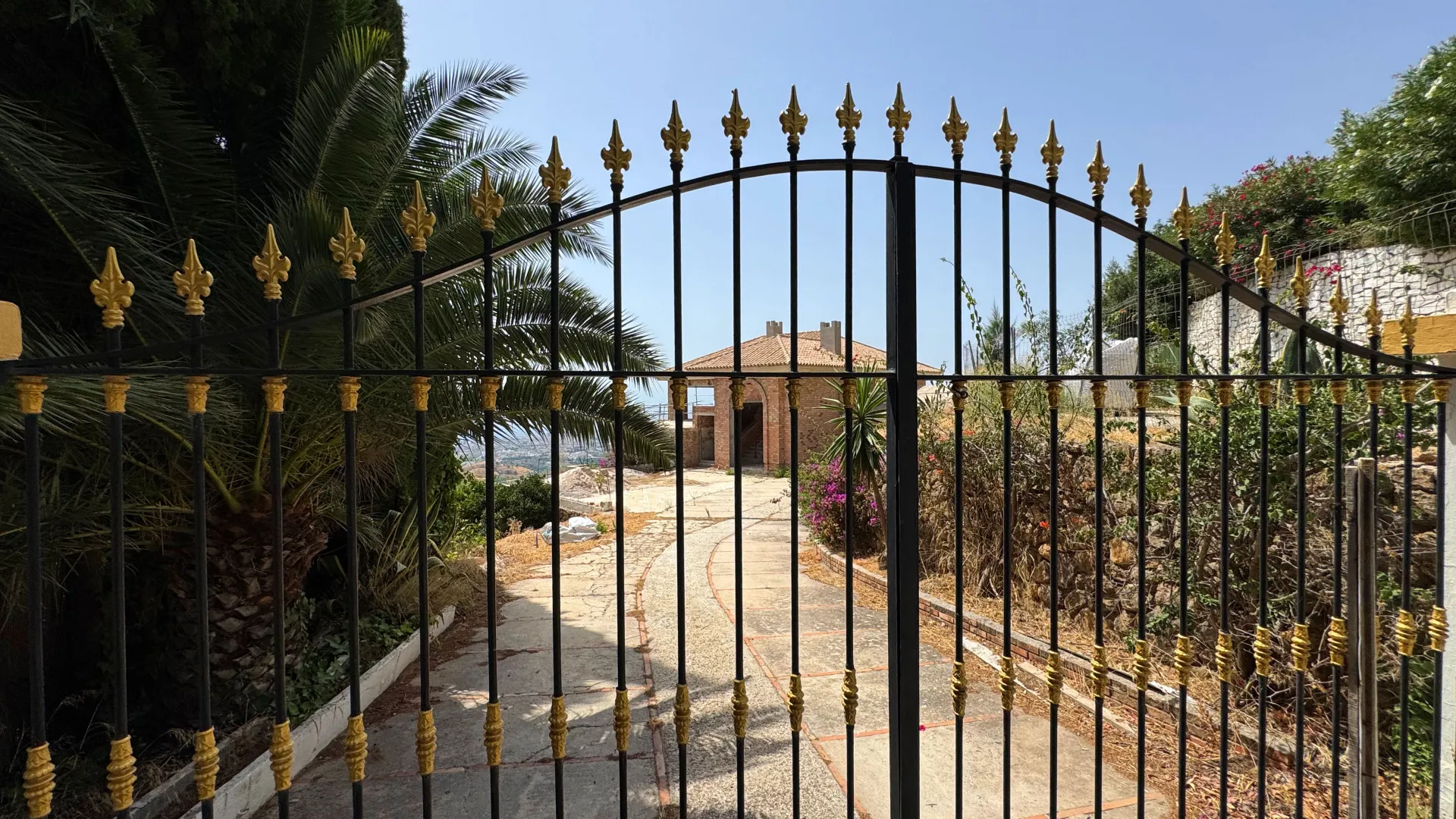 Buy villa with 7 bedrooms in Mijas Pueblo
