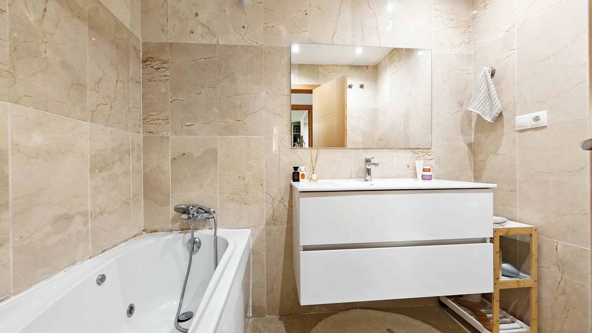 Buy ground floor apartment in Puerto del Almendro