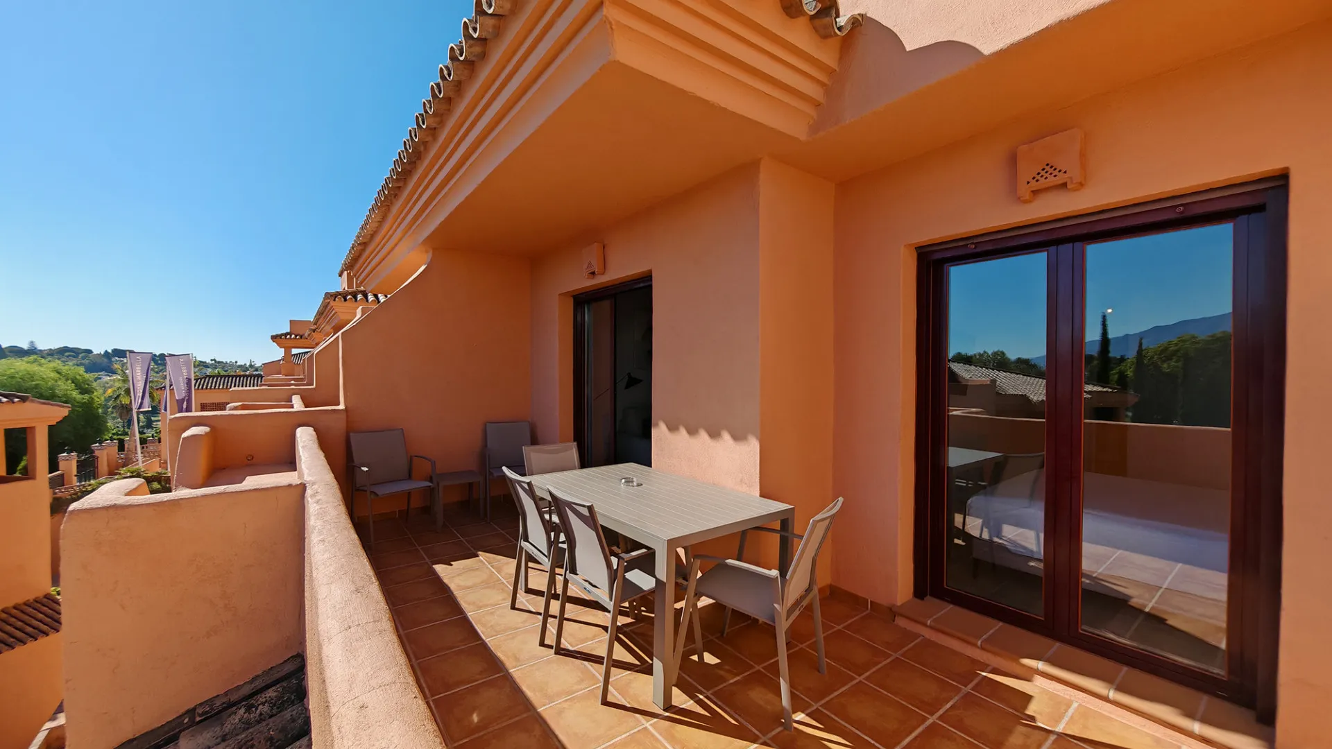 Apartment for sale in Benahavis