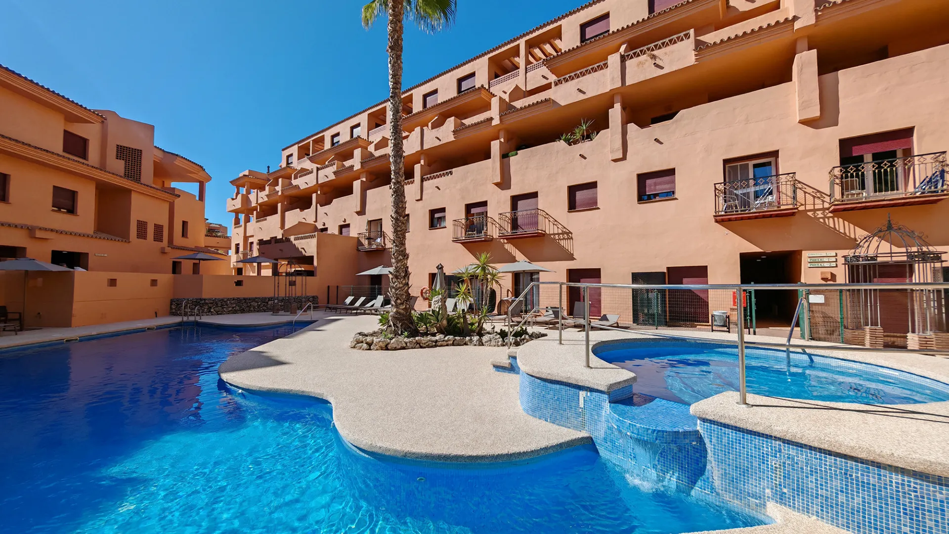 Apartment for sale in Benahavis