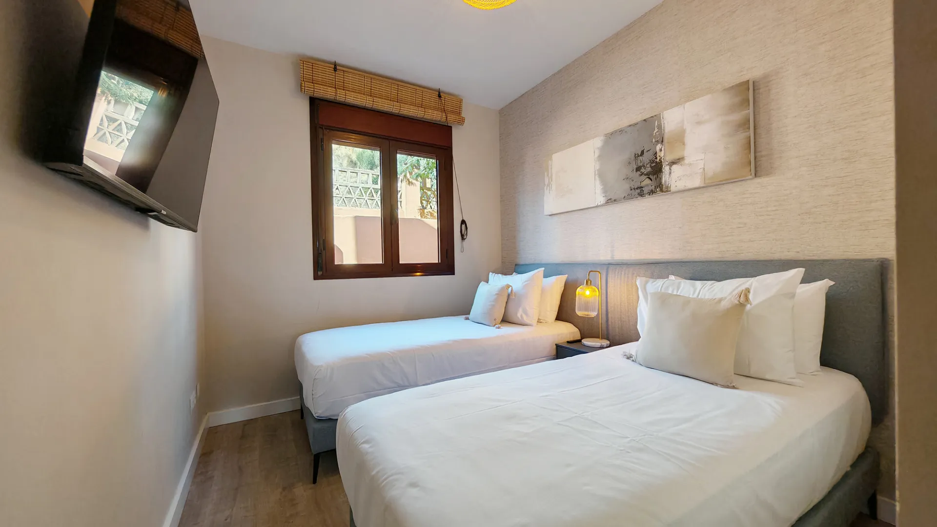 Apartment for sale in Benahavis