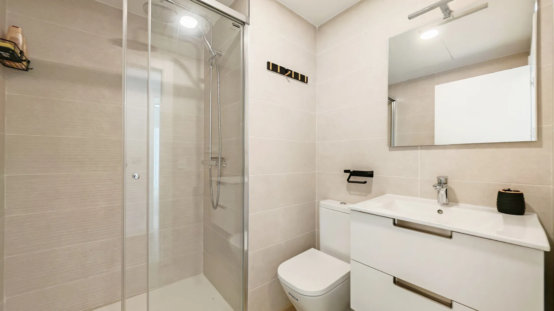 For sale apartment with 2 bedrooms in Estepona