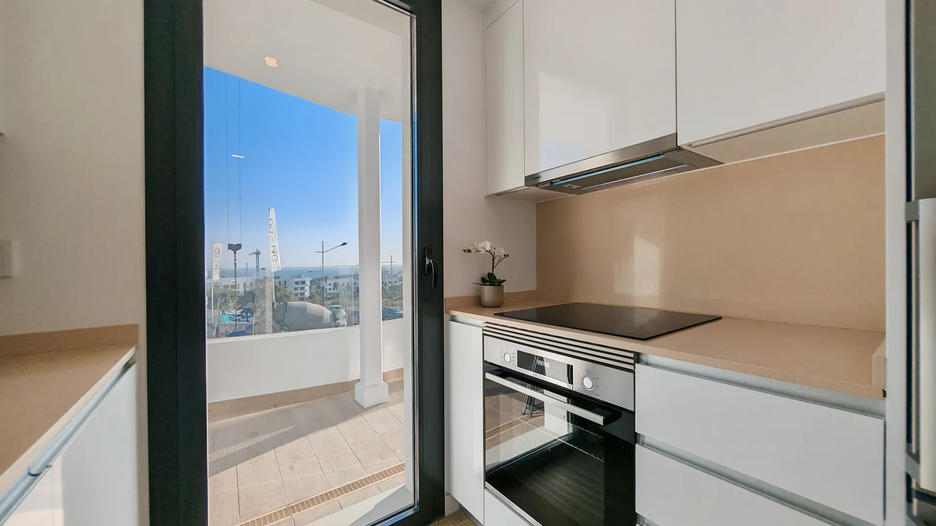 For sale apartment with 2 bedrooms in Estepona