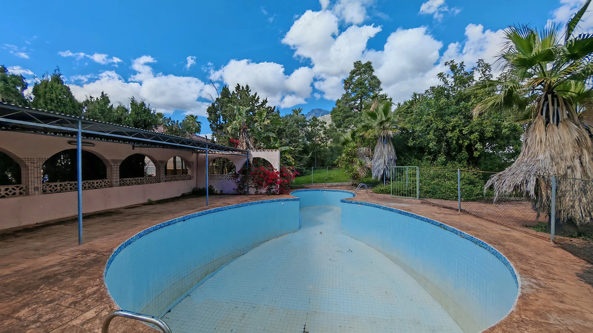 Villa en venta en Marbella Ciudad con 5 dormitorios