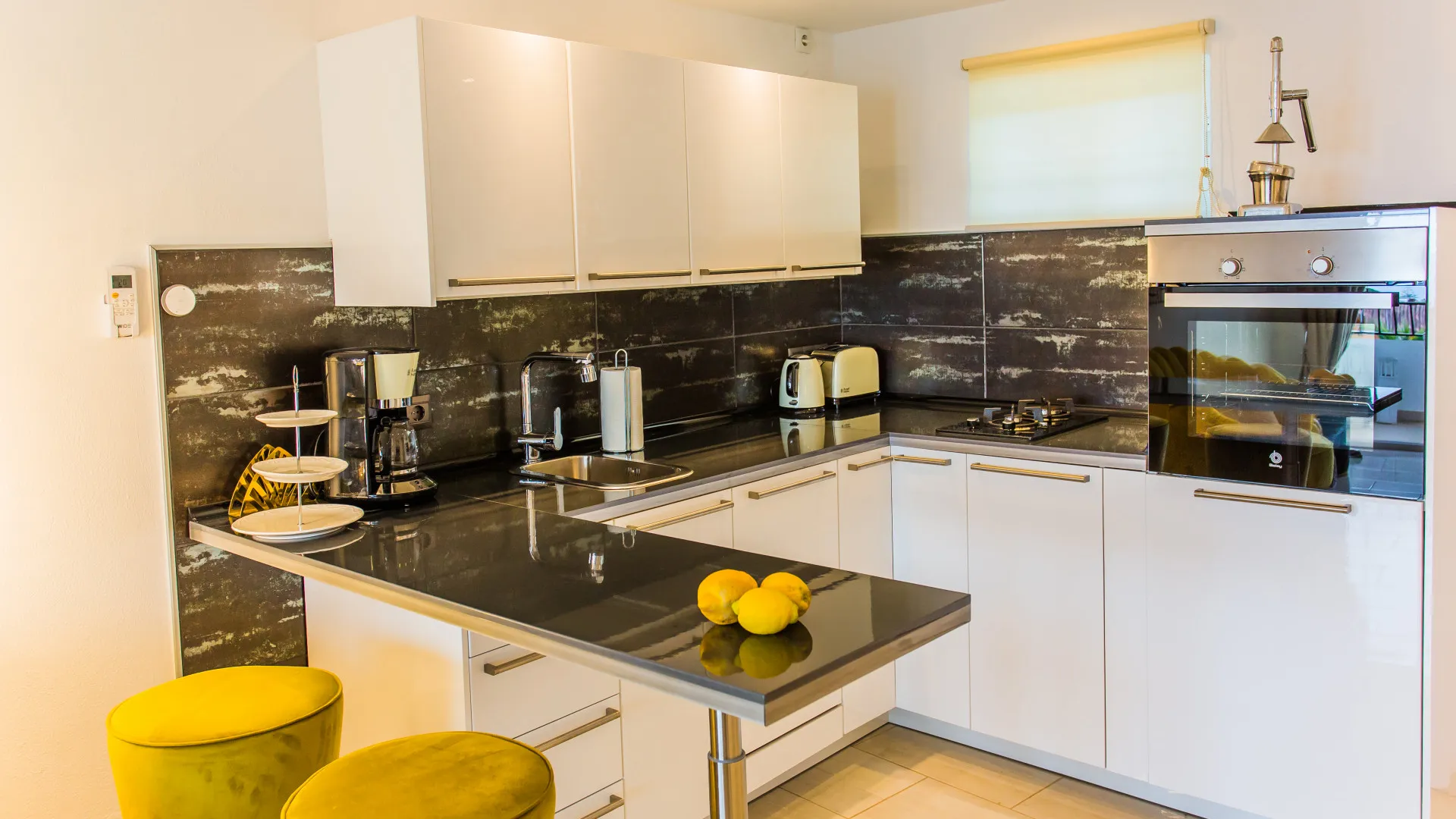 For sale studio in Marbesa