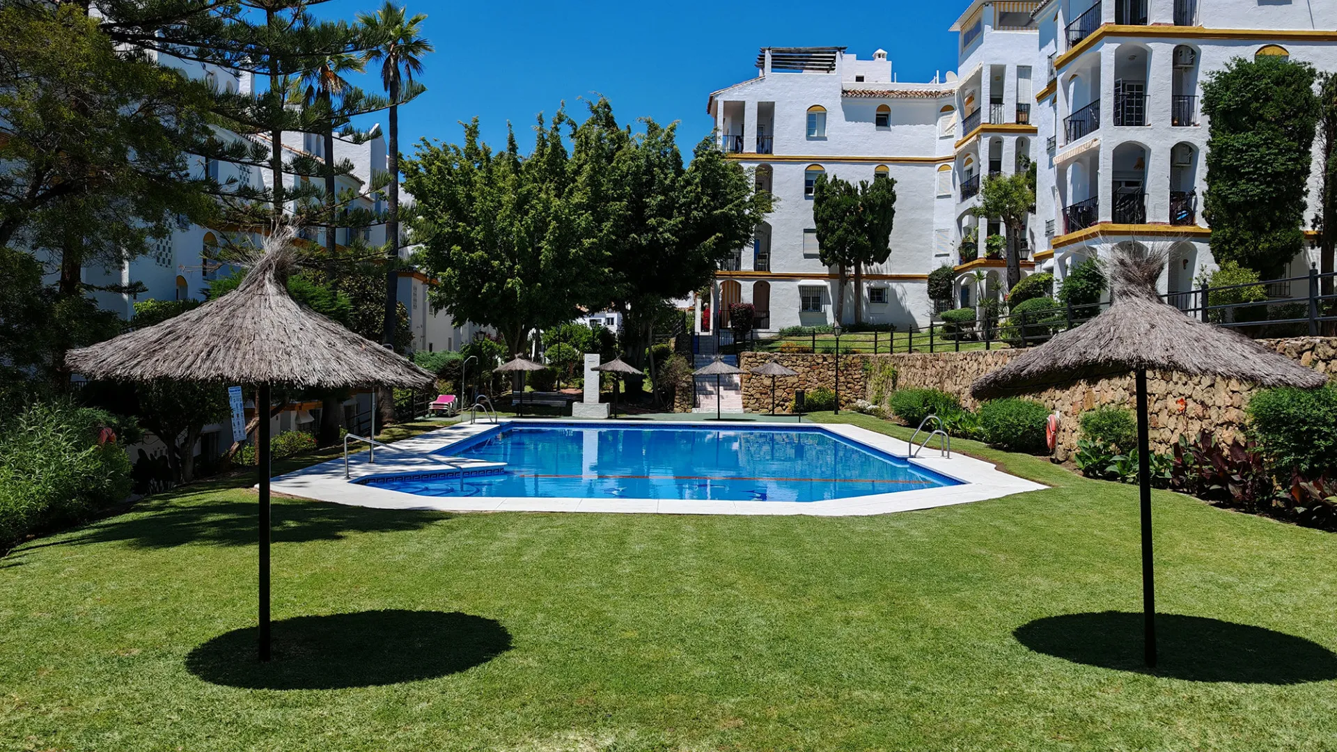 For sale penthouse in Atalaya Golf