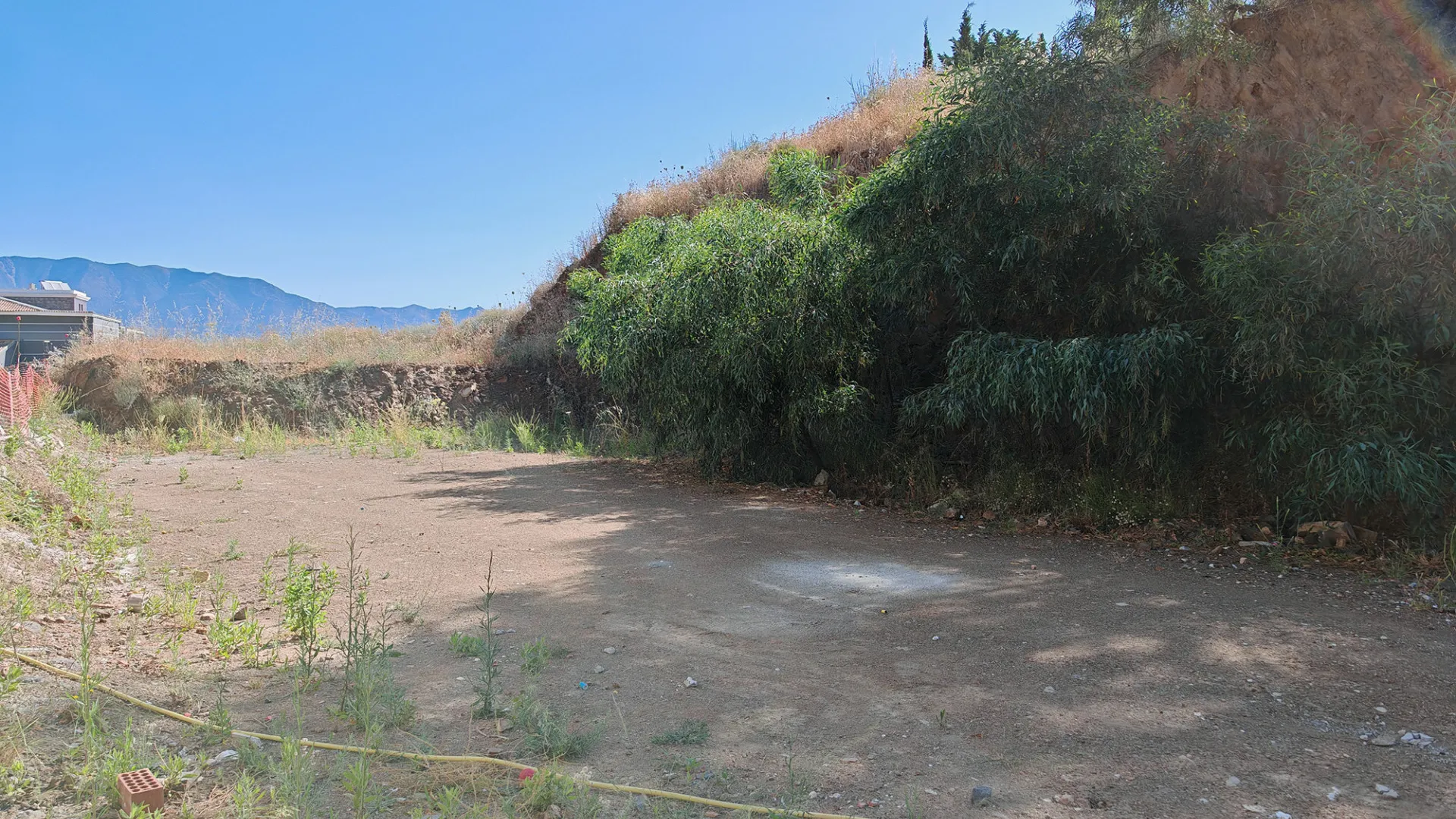 Plot for sale in Calanova Golf