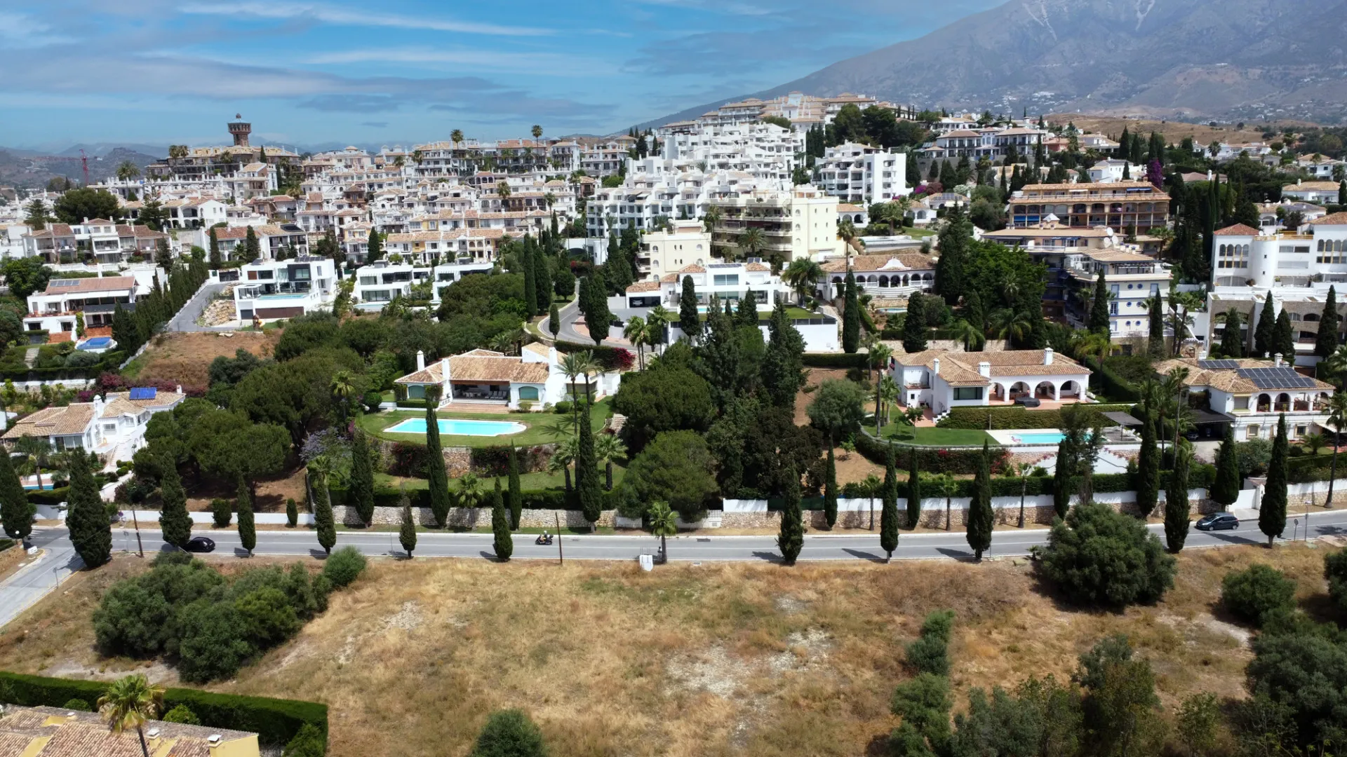 Buy plot in Mijas Golf with 4 bedrooms