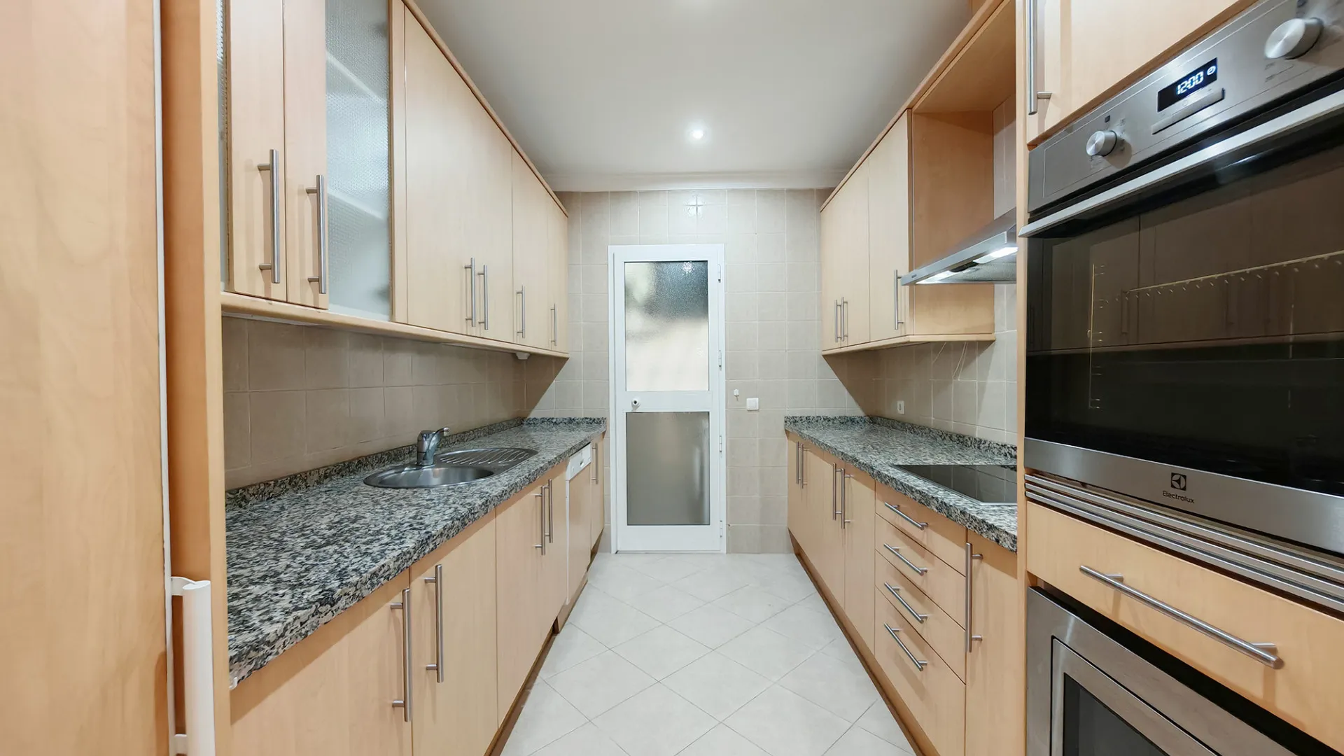 2 bedrooms apartment in Elviria for sale