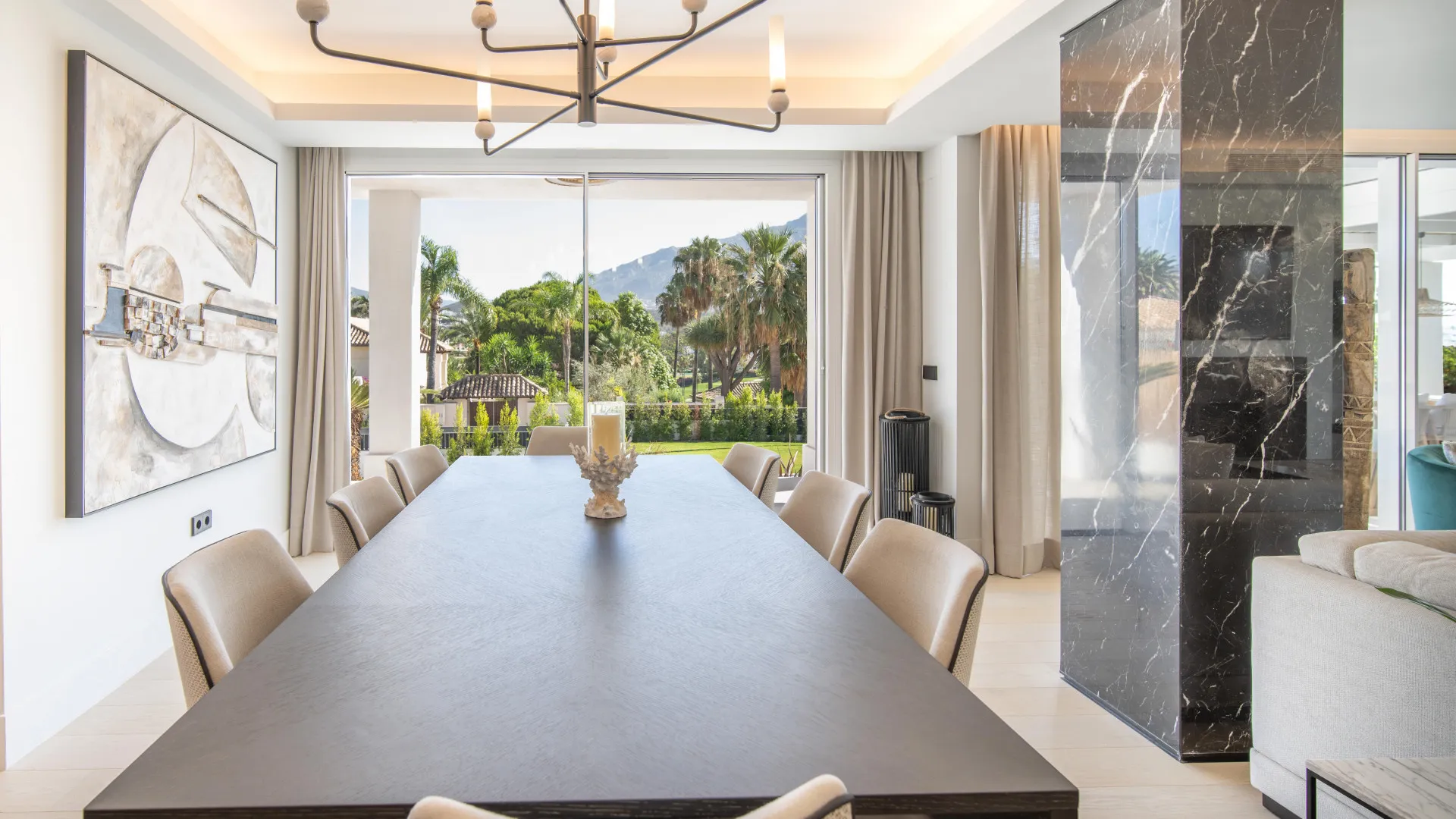 Se vende villa en Las Brisas