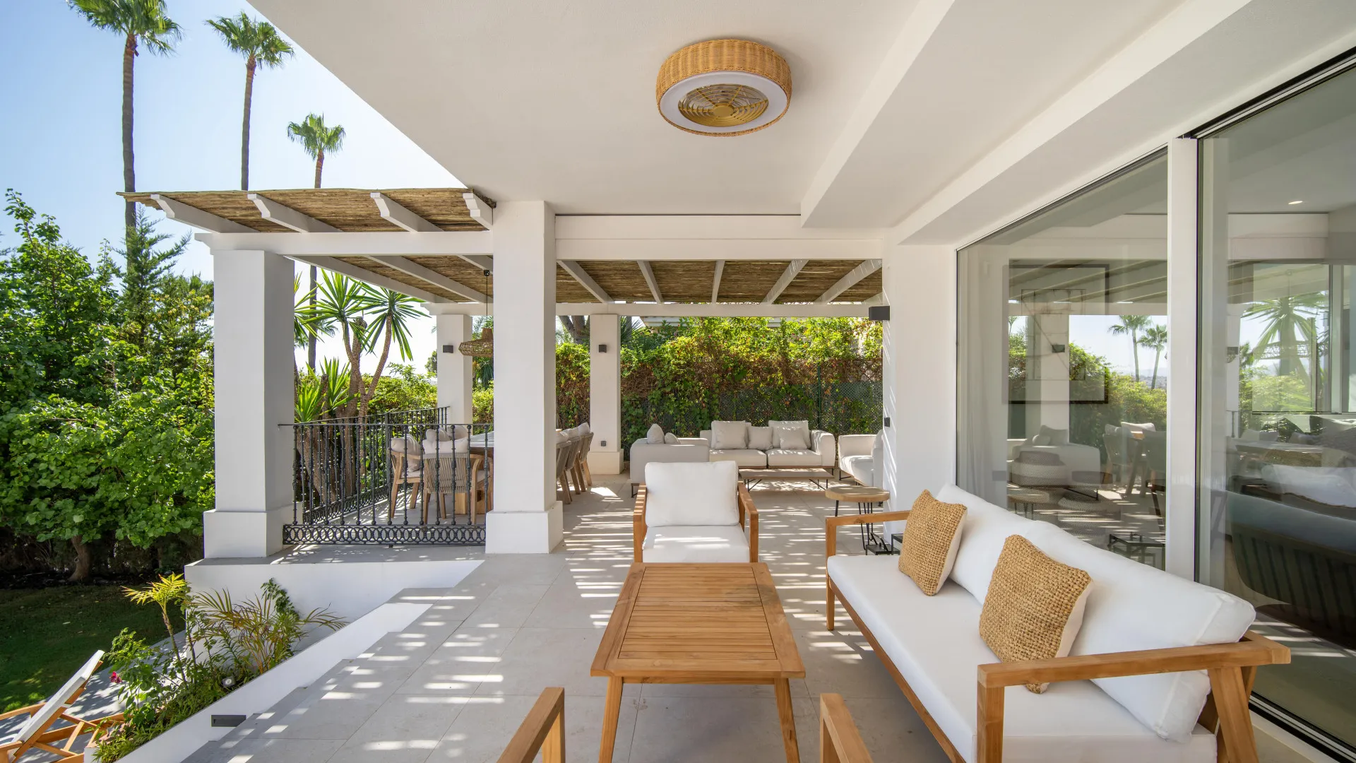 Se vende villa en Las Brisas