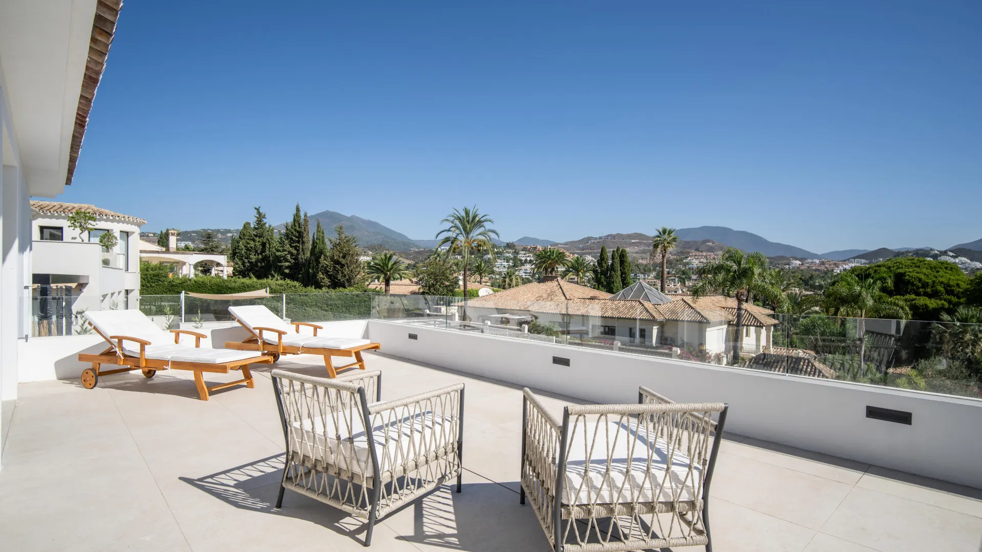 Se vende villa en Las Brisas