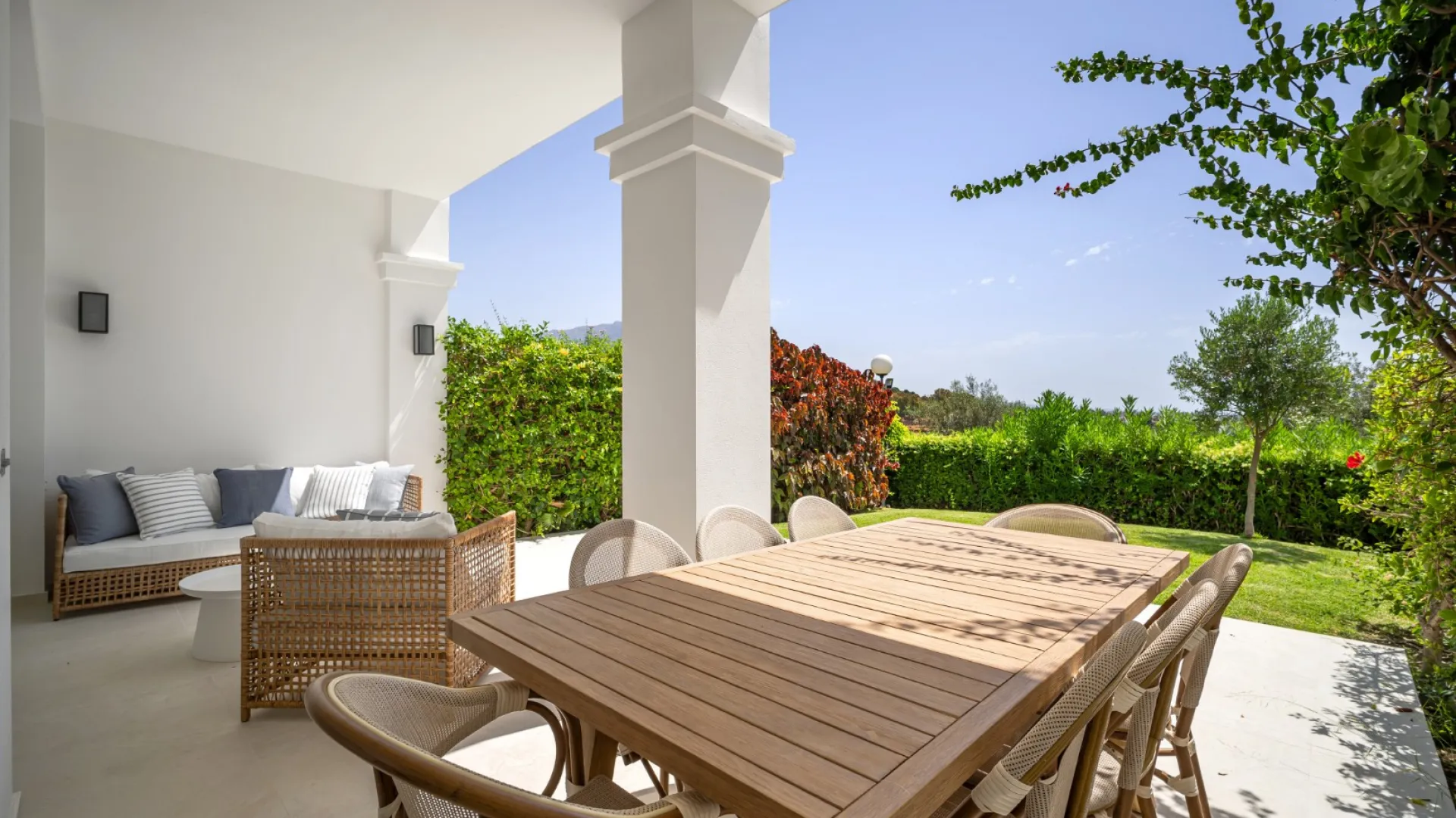 Town house for sale in La Quinta with 4 bedrooms